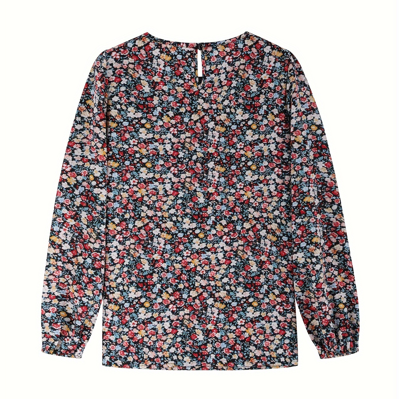 

à longues à imprimé , chemise en col rond, détail boutonné, toutes adultes.
