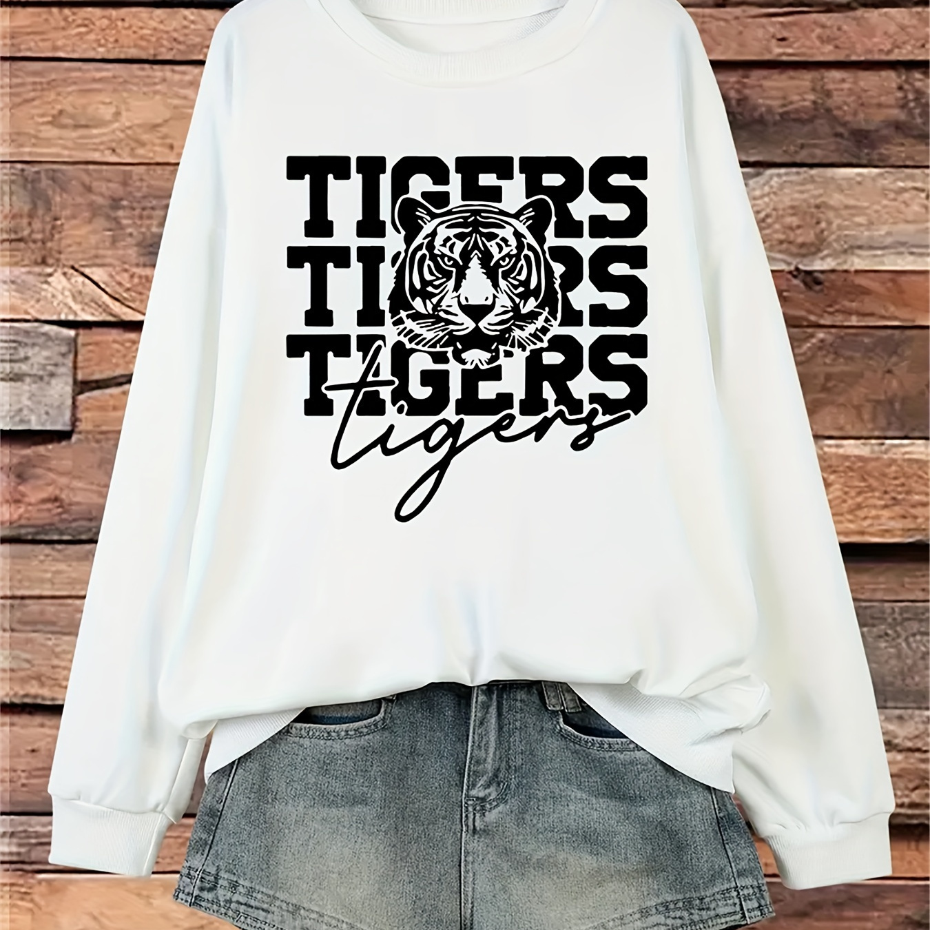 

Plus Size Tiger Print Pullover Sweatshirt, Casual Long Sleeve Crew Neck Sweatshirt For Fall & Spring, Women's Plus Size Clothing