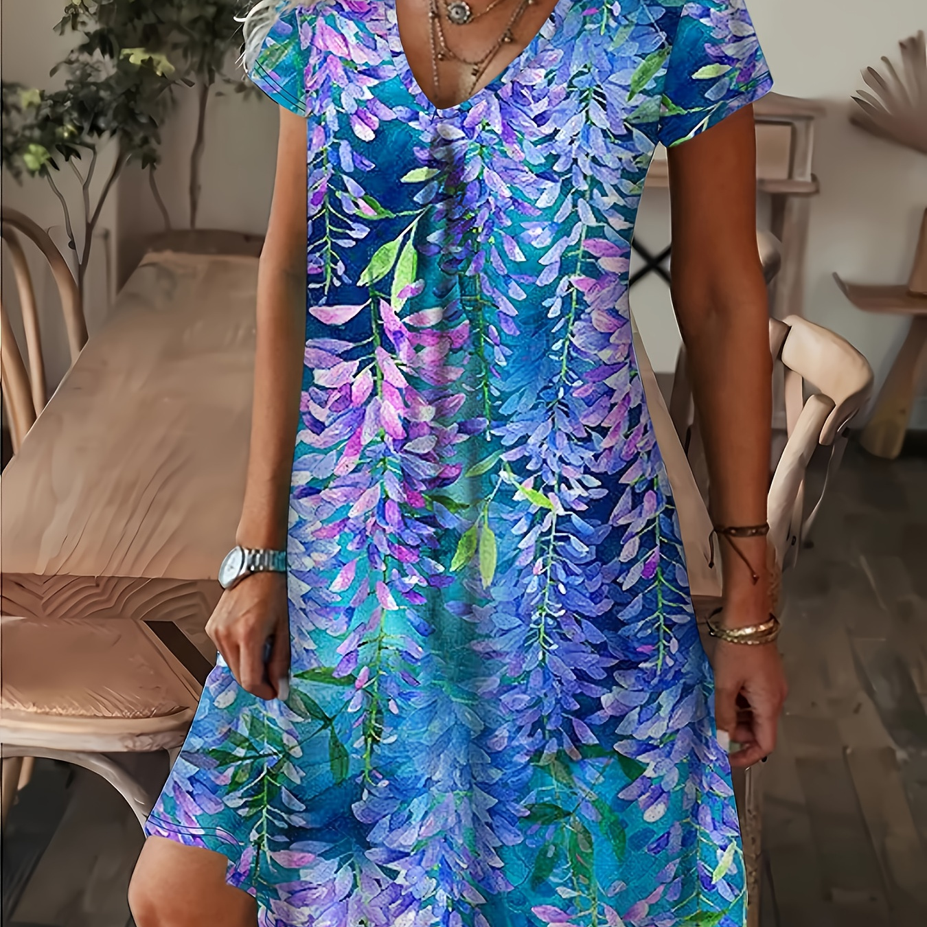 

Chic V-neck Floral Print Dress For Women - Casual Short Sleeve, Stretchy Polyester , Machine Washable