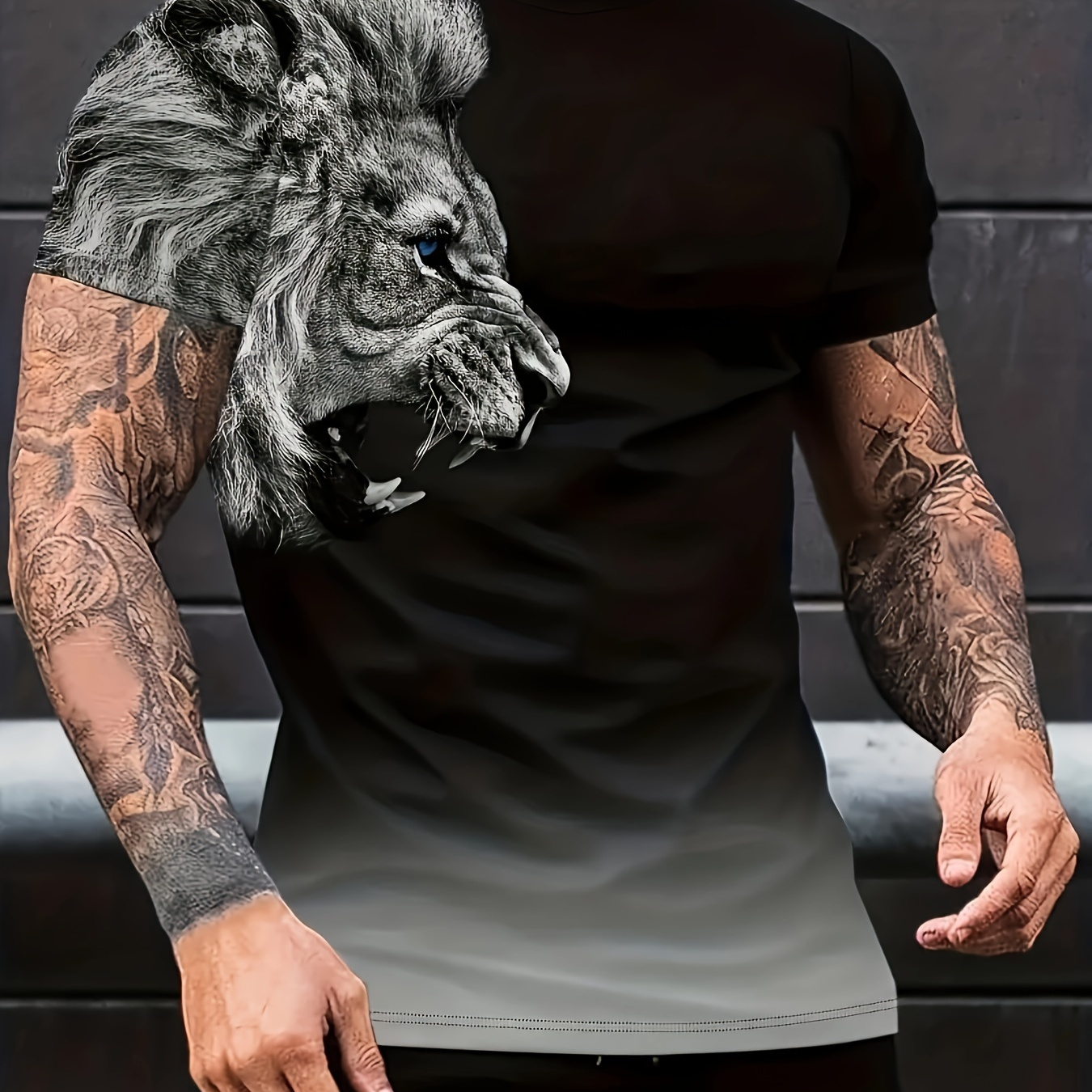 

Fierce Lion 3d Print Crew Neck T-shirt For Men, Casual Gradient Short Sleeve Top, Men's Novelty Tee For Summer Outing