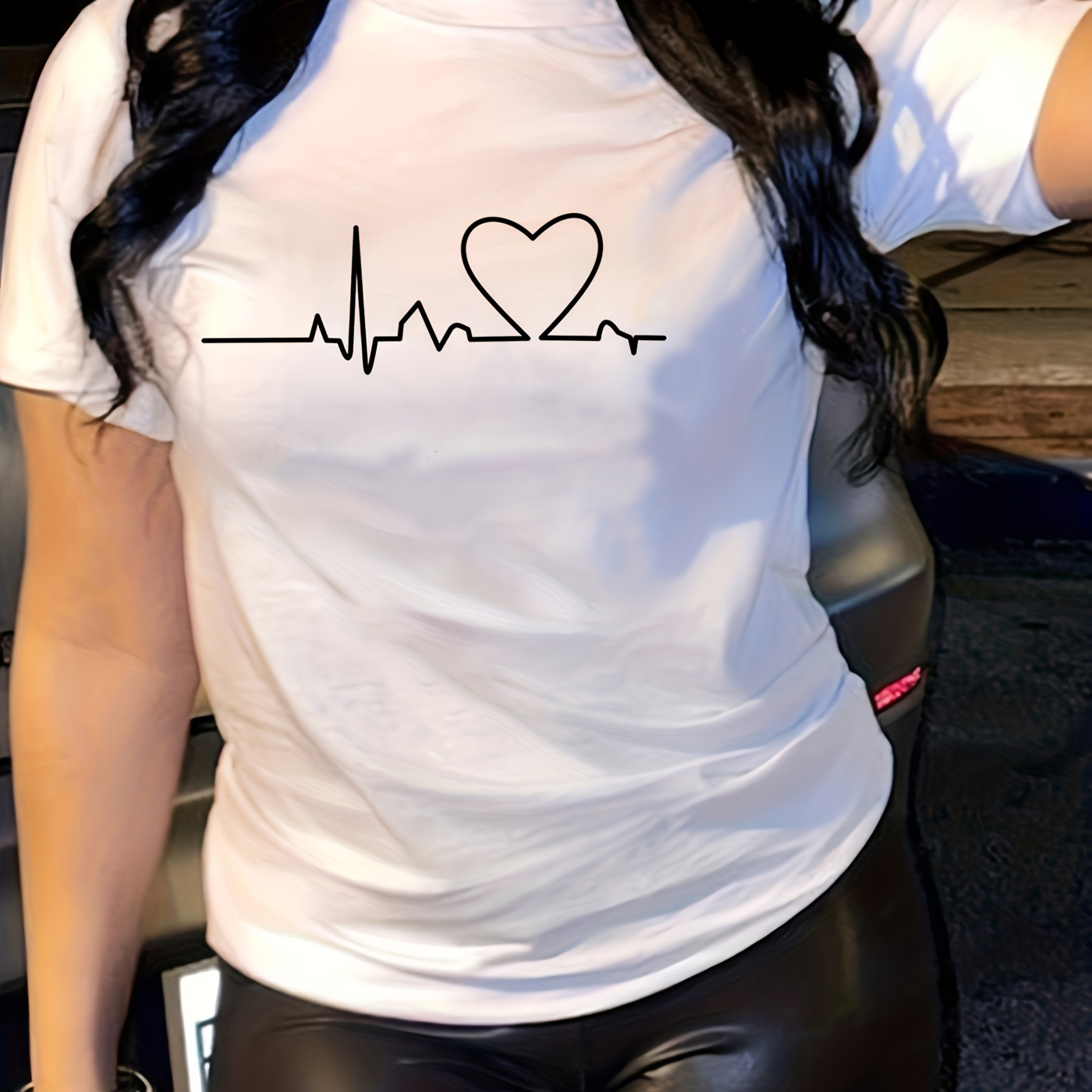 

Heart Print T-shirt, Short Sleeve Crew Neck Casual Top For Summer & Spring, Women's Clothing