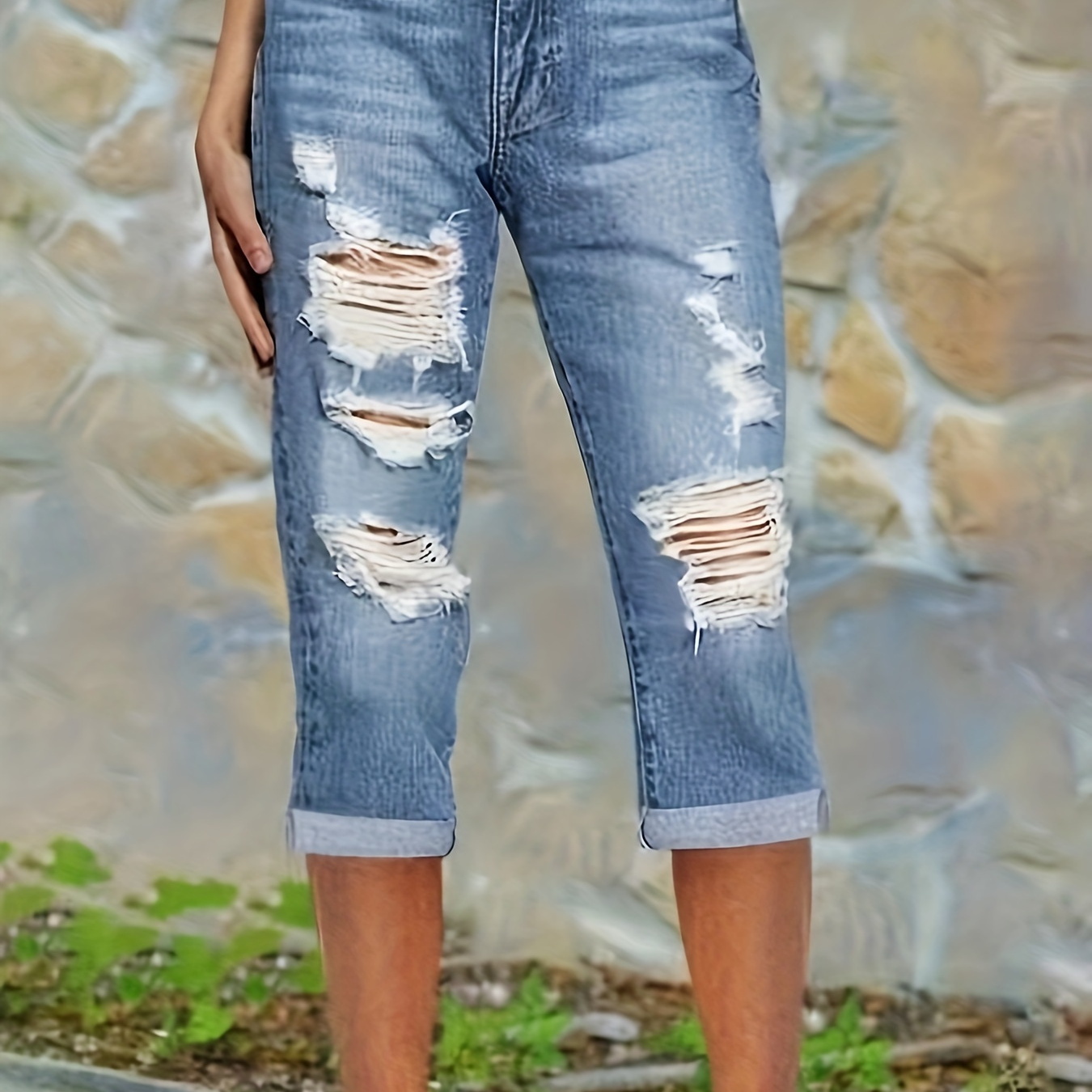 

Women's Stretchy Ripped Denim Capri Pants, Casual Style, Plain Washed Blue Cuffed Hem Jeans