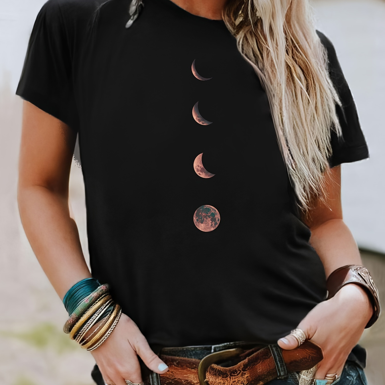 

Women's Casual Moon Print Tee - Comfy Polyester & Elastane , Short Sleeve, Crew Neck, Machine Washable - Stylish Black With Unique Design