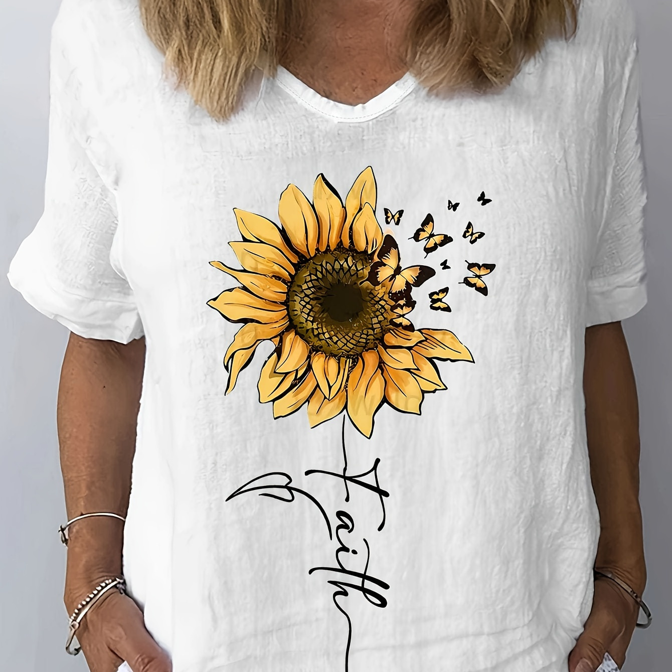 

Sunflowers Print T-shirt, Short Sleeve V Neck Casual Top For Summer & Spring, Women's Clothing