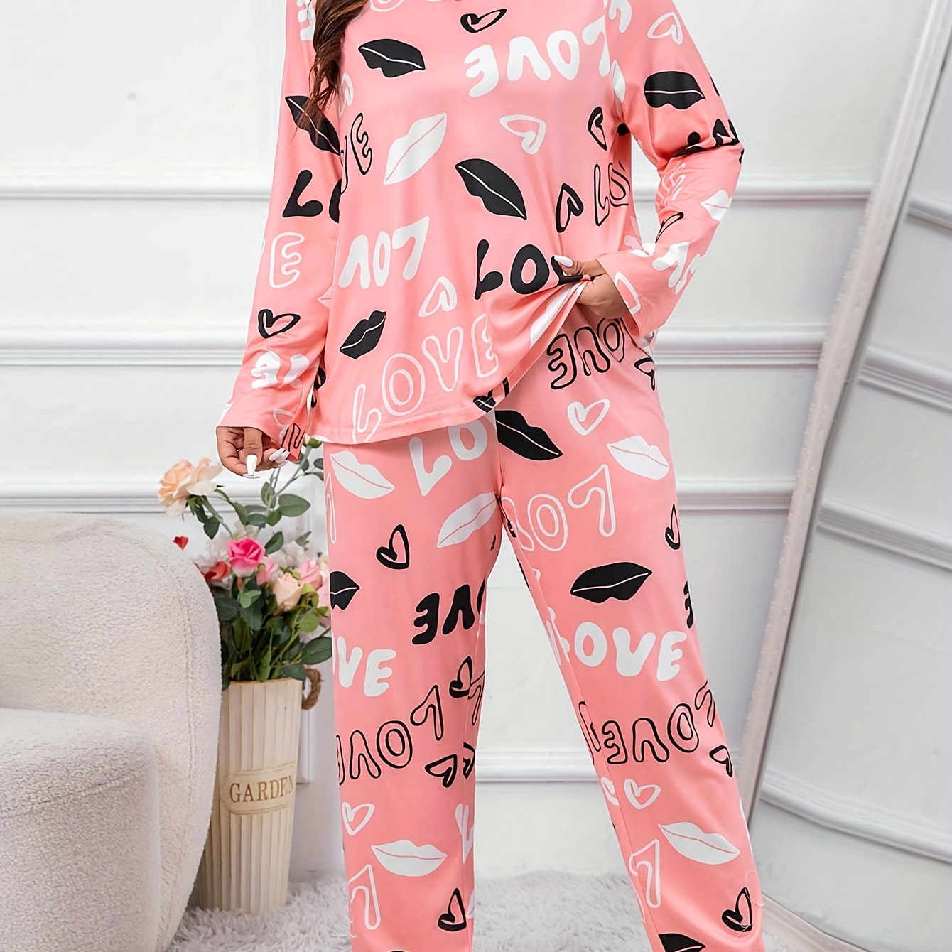 

Women's Plus Size Casual Pajama Set - 95% Polyester, 5% Elastane, Long Sleeve Crew Neck, Patterned Cartoon Love Print, Knit Fabric, Slight Stretch, Sleepwear