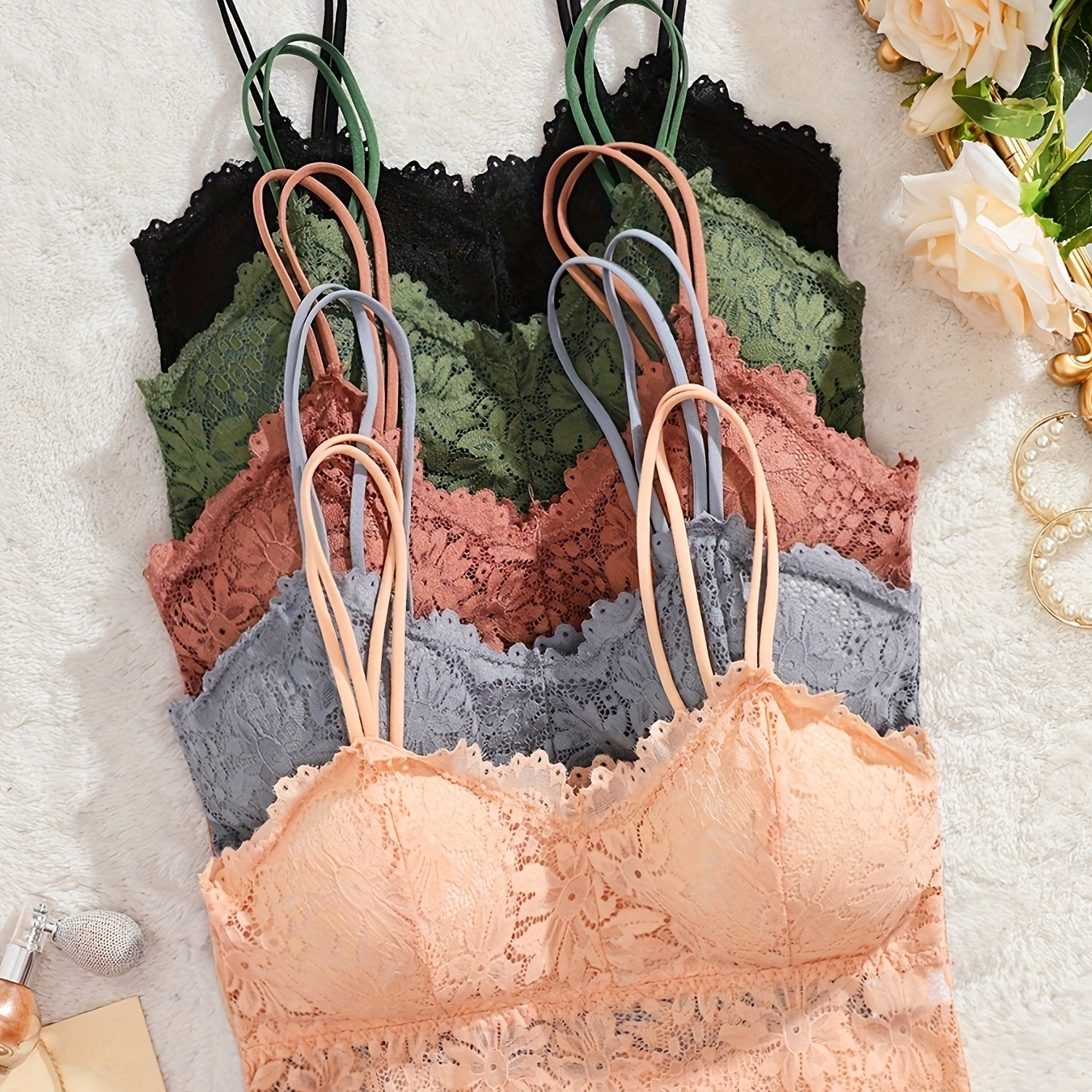 

Ensemble bralette sexy : 5 combinaisons de couleurs avec bonnets amovibles et détails en dentelle - Taille adulte, tissu tricoté, armatures