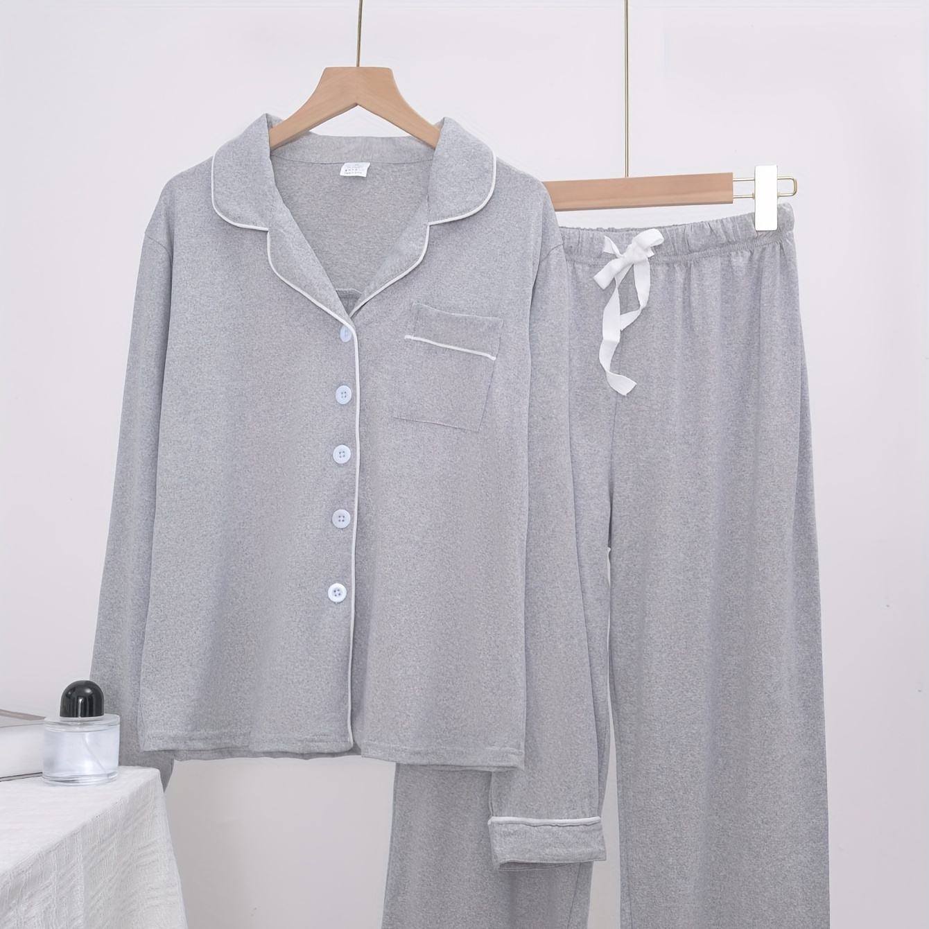 

A Set Of 2 Comfortable Home Wear For Women, Consisting Of A Long-sleeved Shirt With A Collar And Pants, A Stylish And Comfortable Pajama Set For Home.