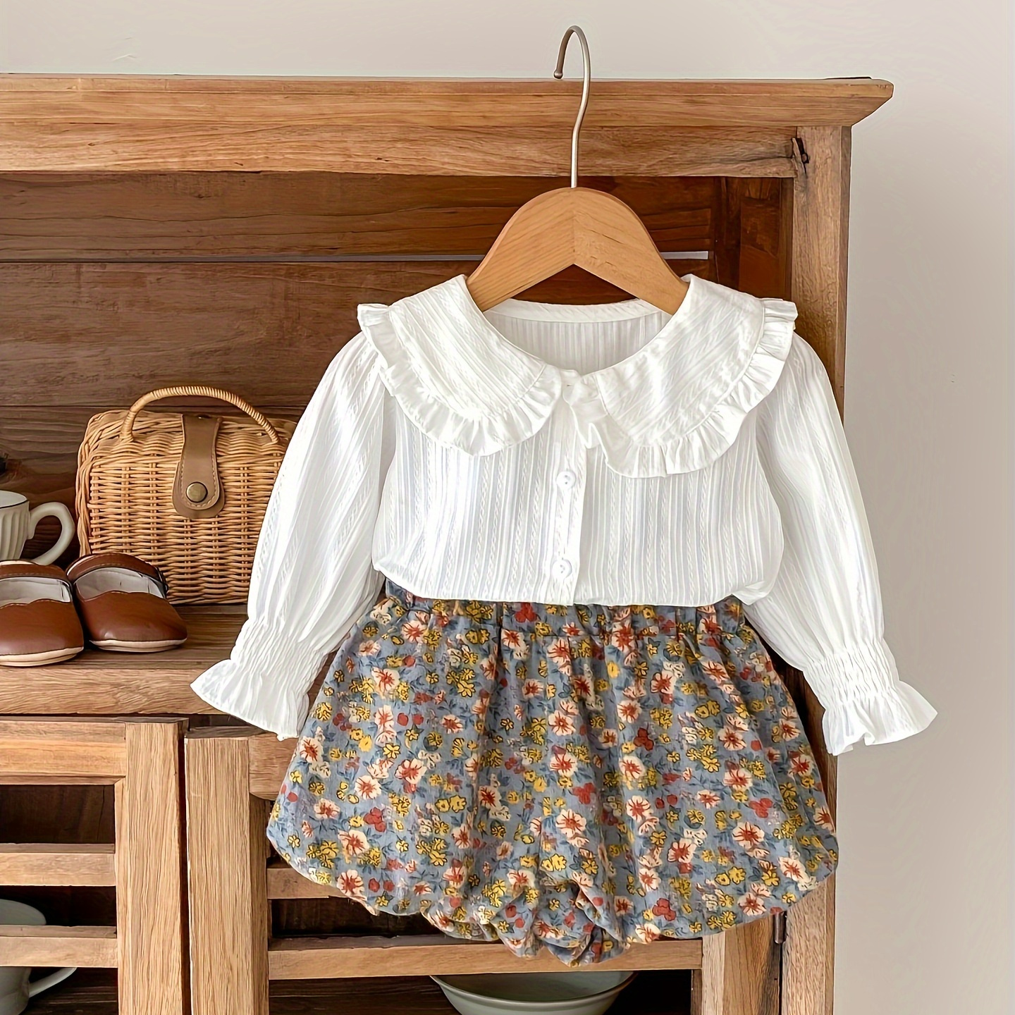 

2pcs Infant & Toddler's Pastoral Style Set, Jacquard Blouse & Floral Pattern Shorts, Baby Girl's Clothes