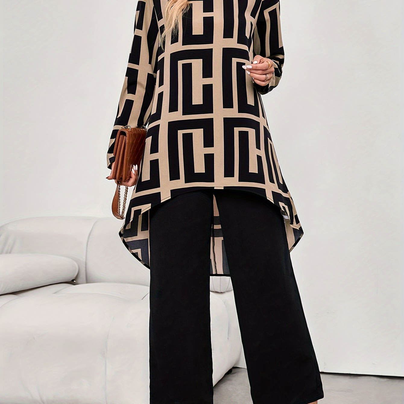 

Women's Elegant Blouse With Irregular Hem, Short And Long In Back