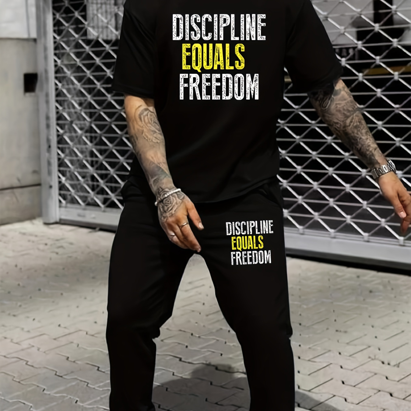 

''discipline Equals Freedom'' Print, Mens 2 Piece Outfits, Comfy T-shirt And Casual Drawstring Jogger Pants Set For Summer