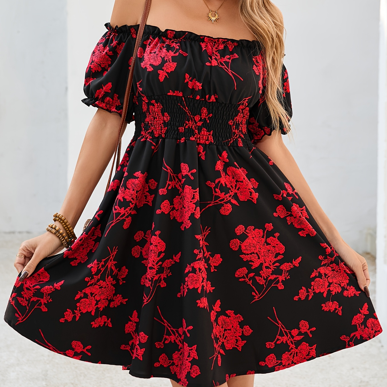 

Robe Élégante à Épaules Dénudées et Motif Floral - Polyester, Lavable en Machine, Tissu Non Extensible pour Toutes les