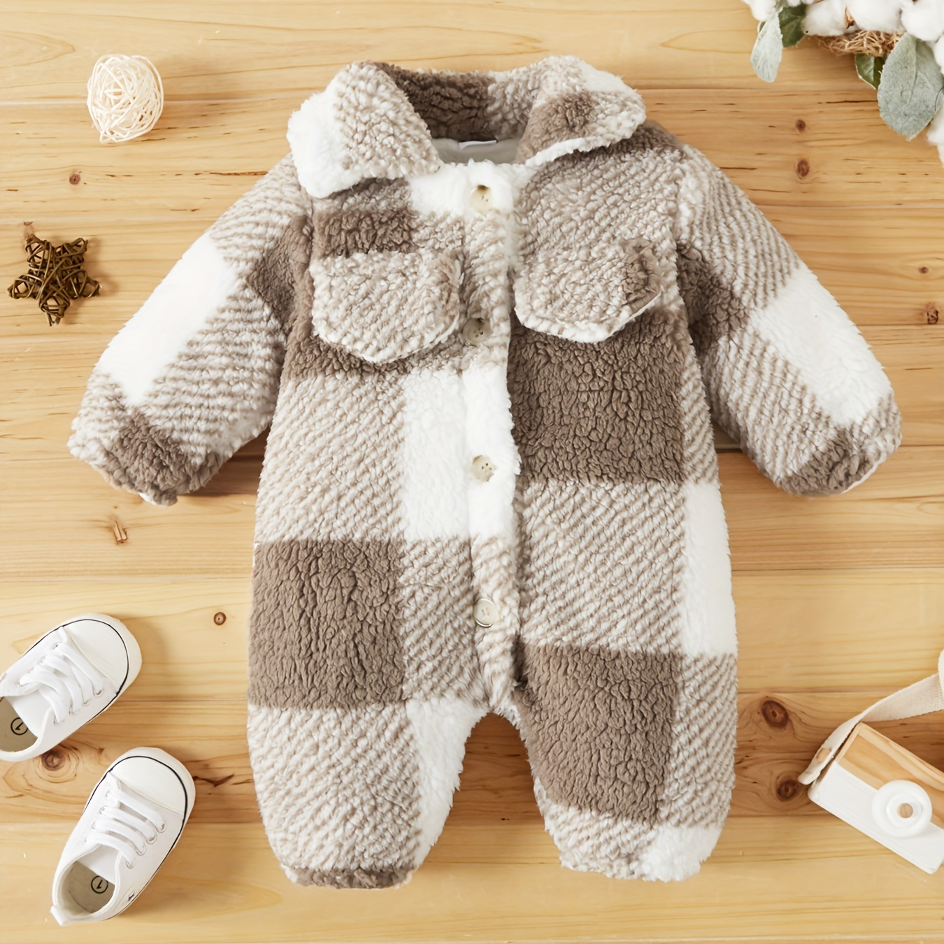 

Patpat Paid Shearling Fleece Baby Lapel Long Sleeve Jumpsuit