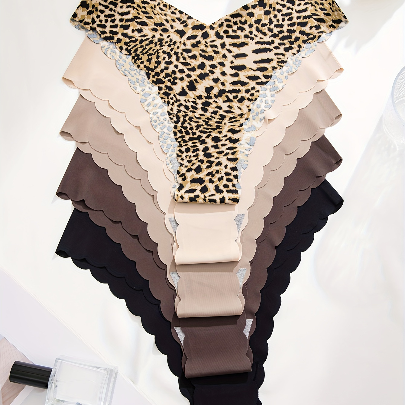 

5pcs Leopard Print Seamless Scallop Trim Briefs, Comfy Breathable Stretchy Intimates Panties, Women's Lingerie & Underwear
