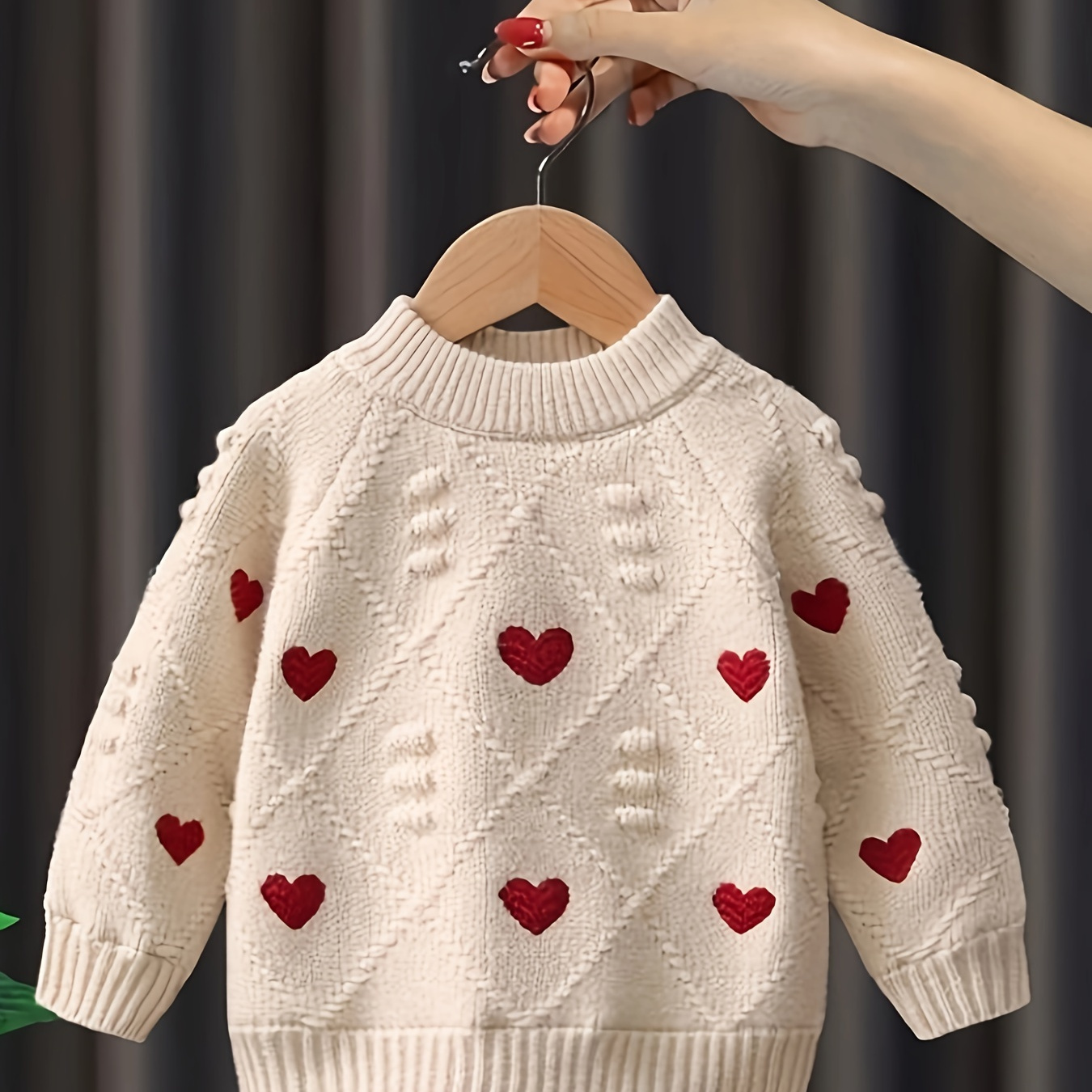 

Cozy & Cute Girls' Heart Pattern Sweater - Knit Pullover With Round Neckline, Fall/winter, Machine Washable, Casual Clothing|elegant Round Neckline|