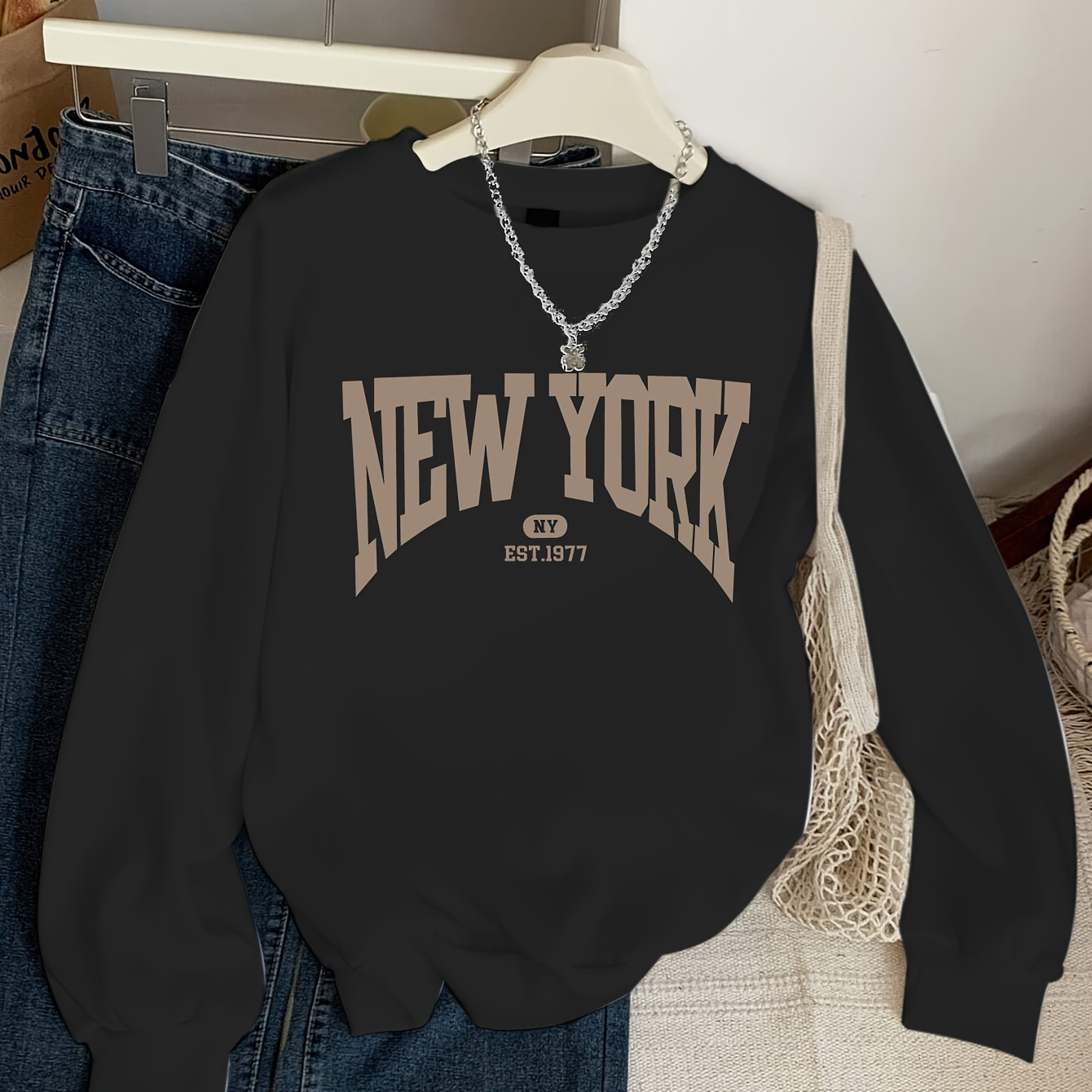 

Girls Casual Long Sleeve Crew Neck Sweatshirt With New York Print, Fashion Autumn & Winter Wear