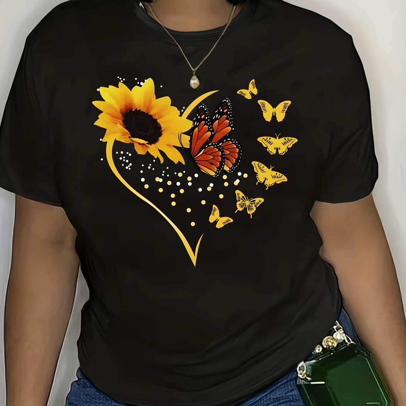 

Plus Size Flower & Butterfly Print T-shirt, Casual Short Sleeve Top For Spring & Summer, Women's Plus Size Clothing