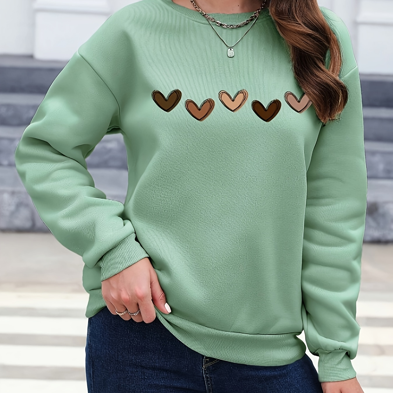 

Sweatshirt à col rond avec motif cœur, sweatshirt décontracté à manches longues et épaules basses, vêtements pour femmes