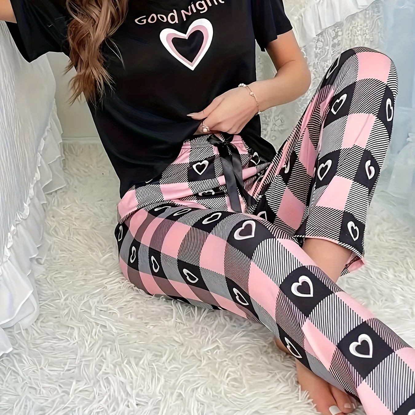 

Cozy 2-piece Women's Pajama Set: Striped Long Pants With Heart Pattern Top - Perfect For Relaxing At Home