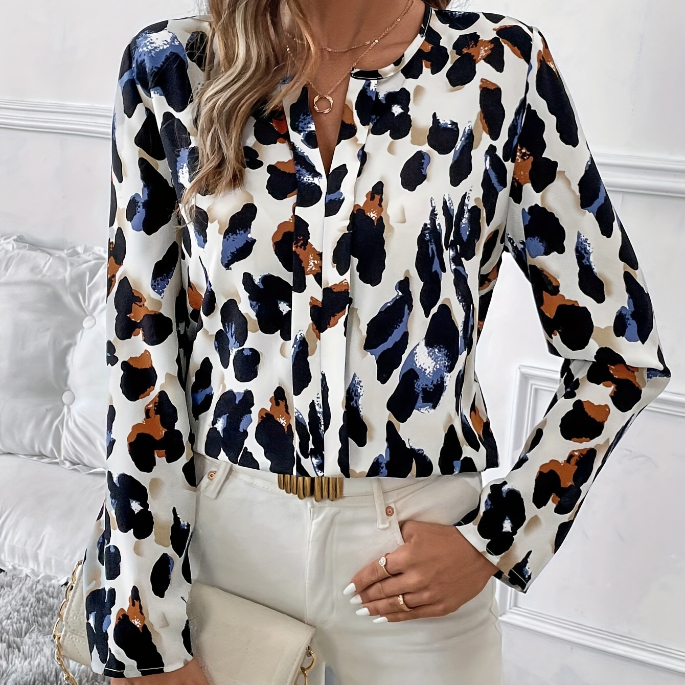 

Elegant Women's Floral Print V-neck Blouse - Long Sleeve, Polyester, Machine Washable - Fall