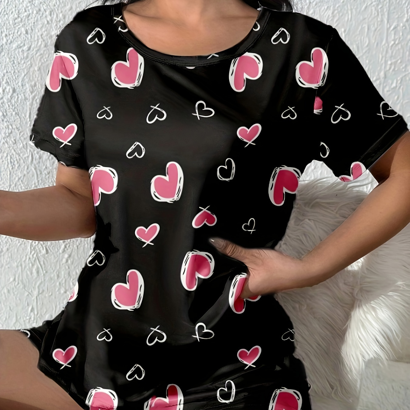 

Women's Heart Print Casual Pajama Set, Short Sleeve Round Neck Top & Shorts, Comfortable Relaxed Fit