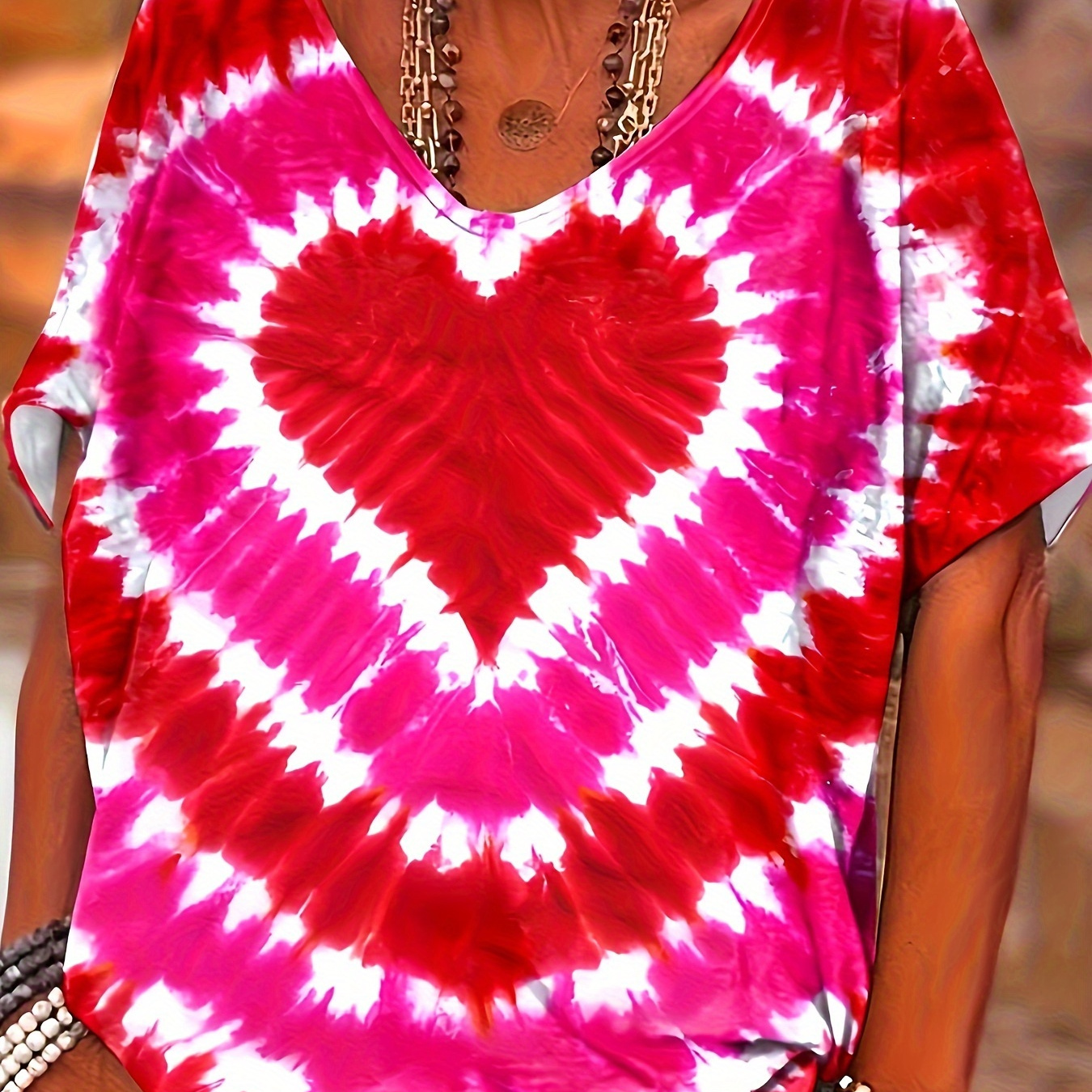 

Plus Size Heart Print T-shirt, V Neck Short Sleeve T-shirt, Women's Plus Size clothing