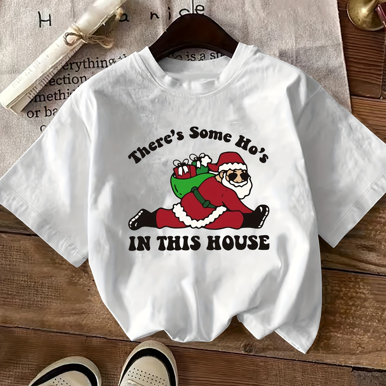 

Cartoon Santa & Slogan Print Christmas T-shirt, Short Sleeve Round Neck Casual Top, Suitable For All Seasons, Women's Clothing