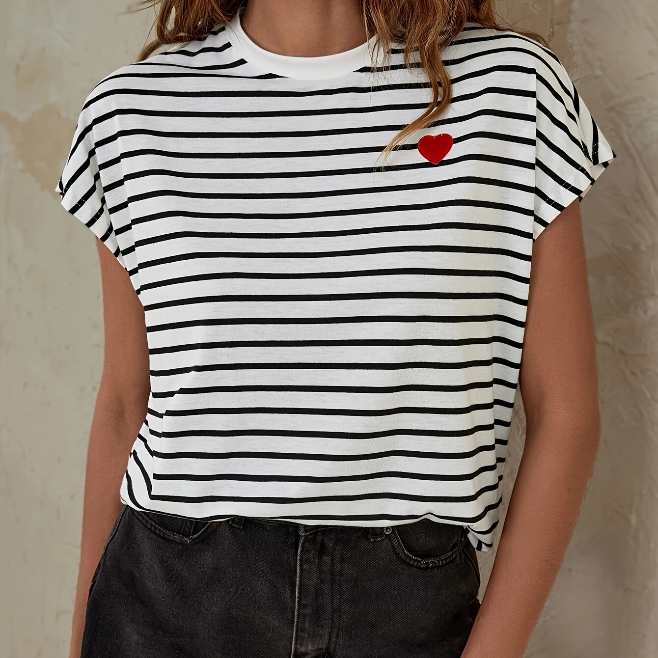 

Heart & Striped Pattern Casual T-shirt, Crew Neck Cap Sleeve Loose Top For Spring & Summer, Women's Clothing
