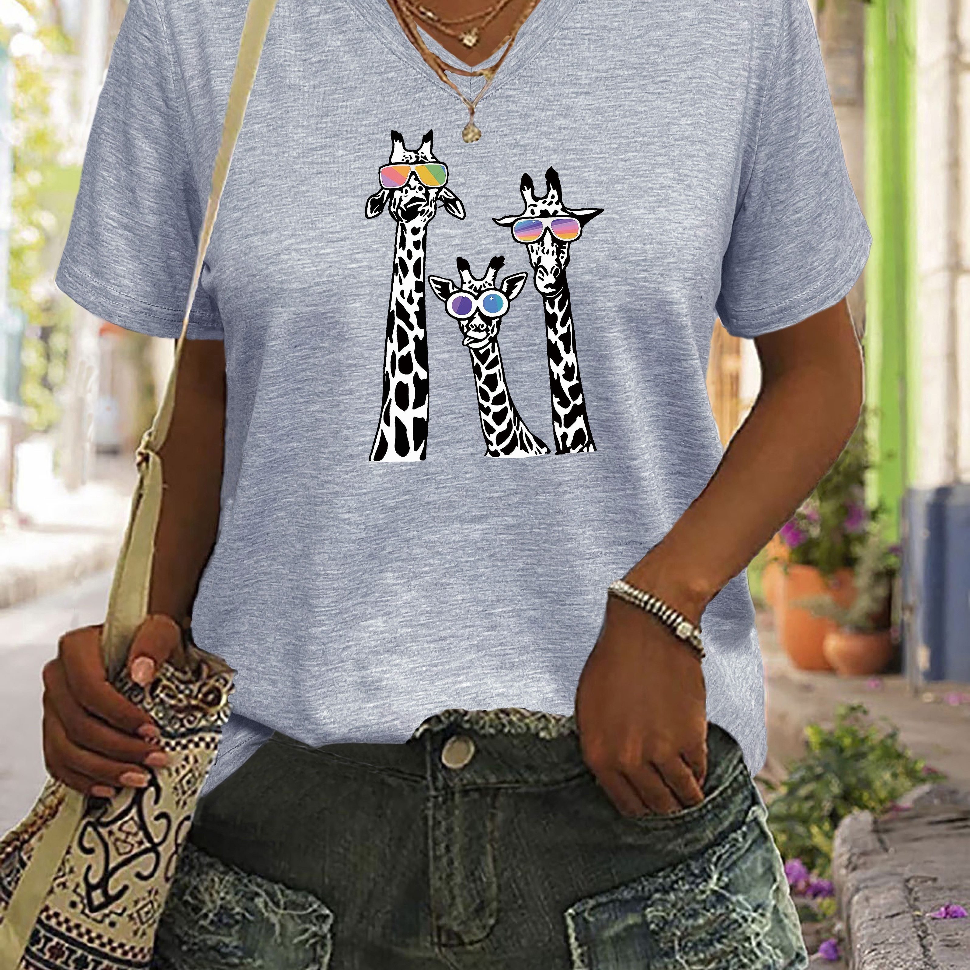 

Giraffe Print T-shirt, Short Sleeve V Neck Casual Top For Summer & Spring, Women's Clothing