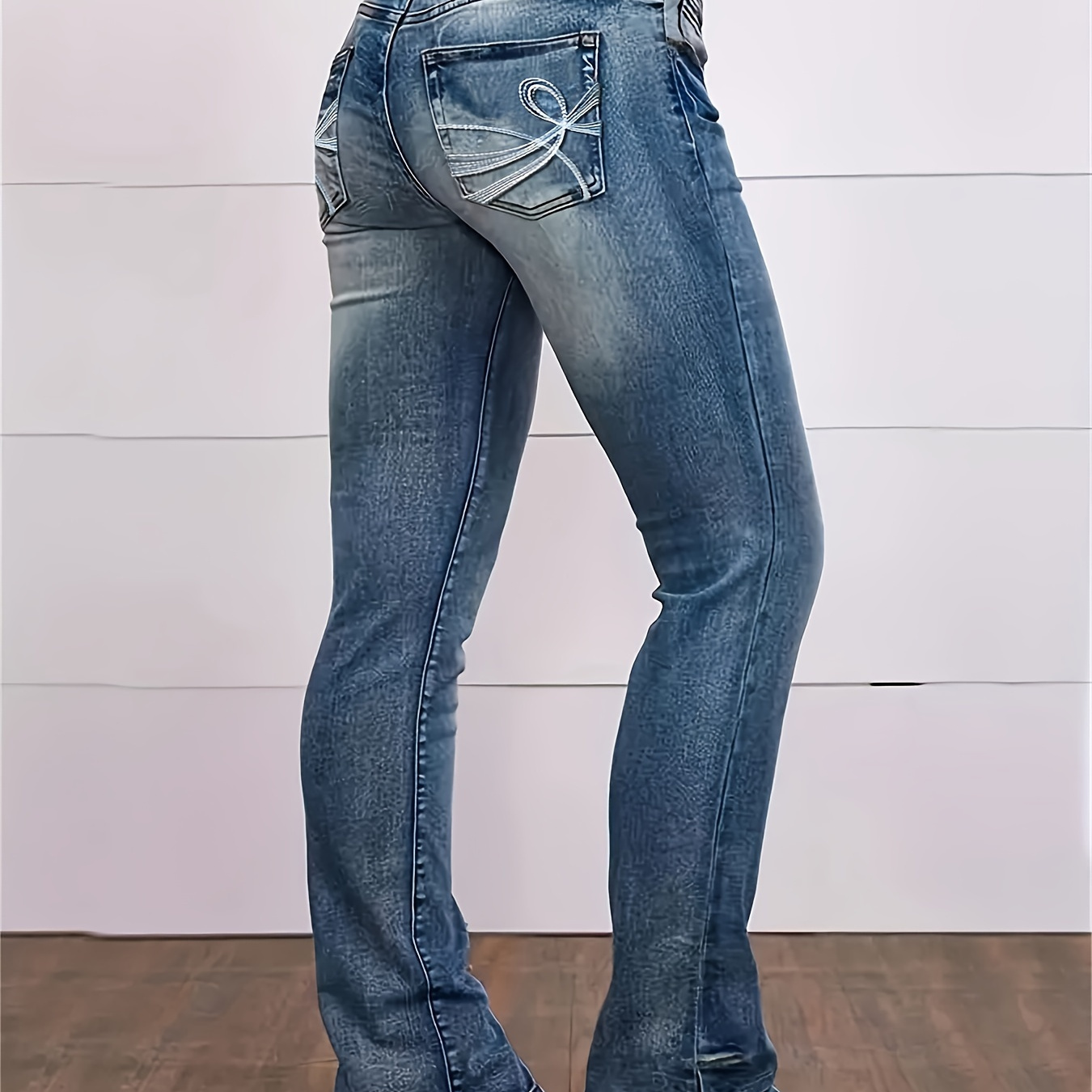 

Jeans grande taille boutonnés sur le côté avec fente, détails brodés, poches plaquées, style rétro délavé, stretch, coupe ajustée tendance, jeans en denim pour femmes et vêtements pour l'automne