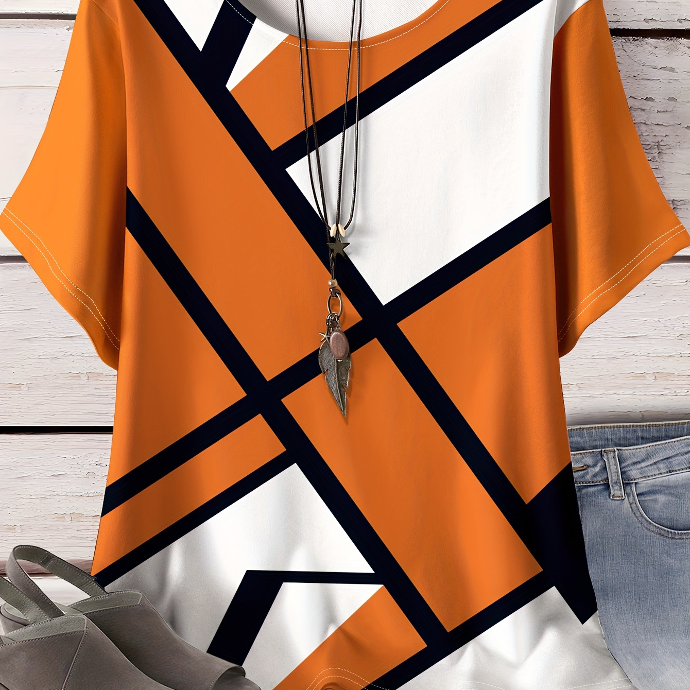 

Plus Size Color Block T-shirt, Casual Short Sleeve Crew Neck Top For Spring & Summer, Women's Plus Size Clothing