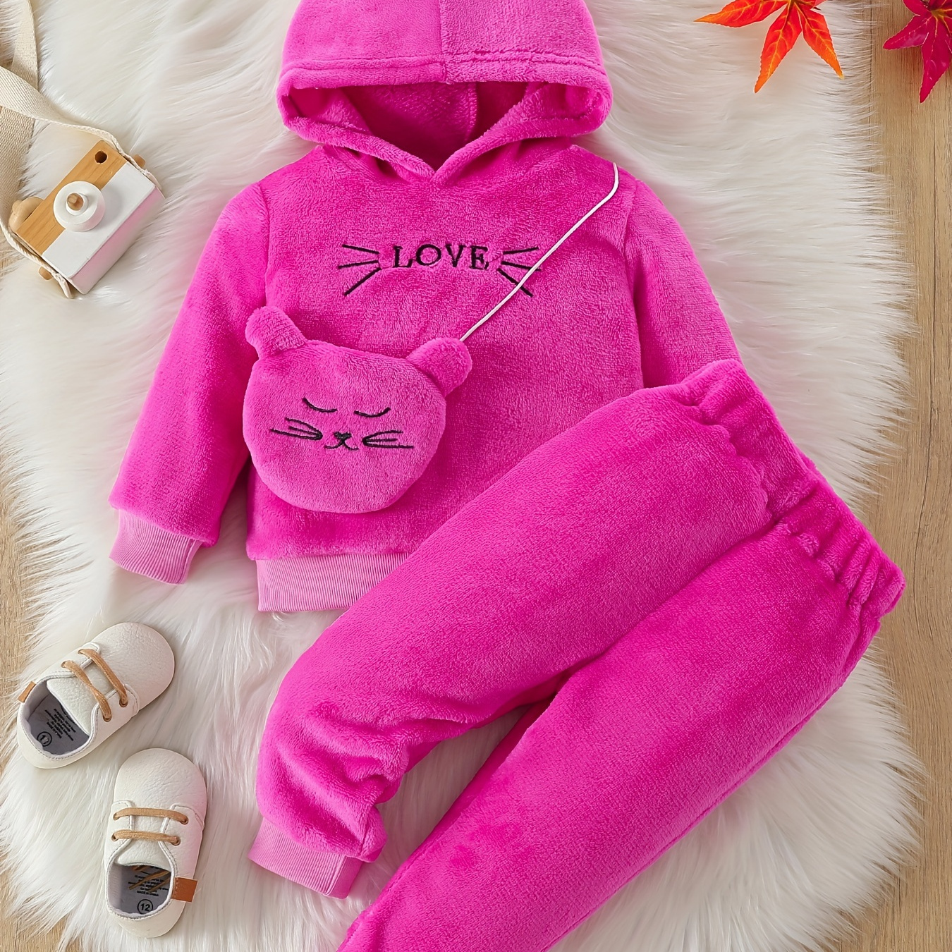 

Baby Girl Cute Coral Fleece Hooded Small Suit