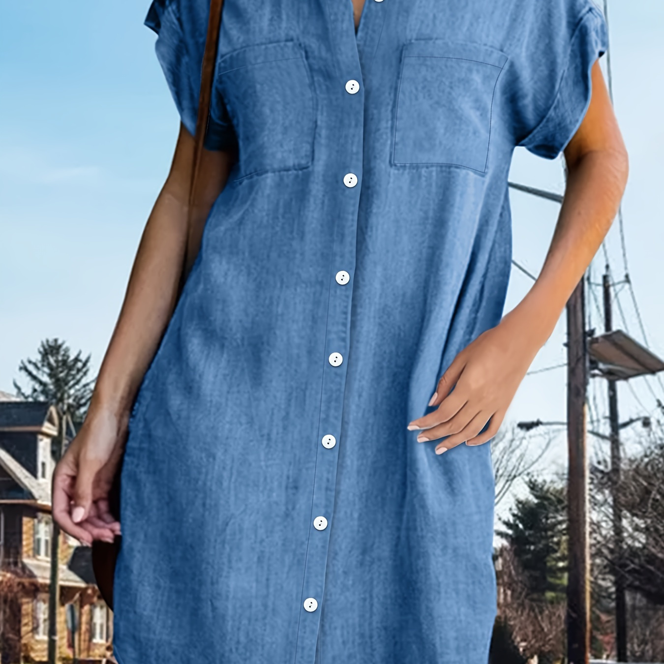 

Robe chemise en jean à manches courtes, style décontracté, avec poche plaquée, bleu délavé, unie, pour femmes.