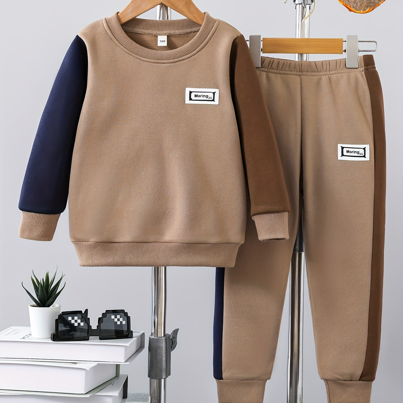 

Kids' Casual Outfit Set, 2-piece Set Includes Fleece-lined Hoodie And Sweatpants, Reflective Patches, Perfect For Autumn/winter, Suitable For Boys And Girls Under 12 Years Old