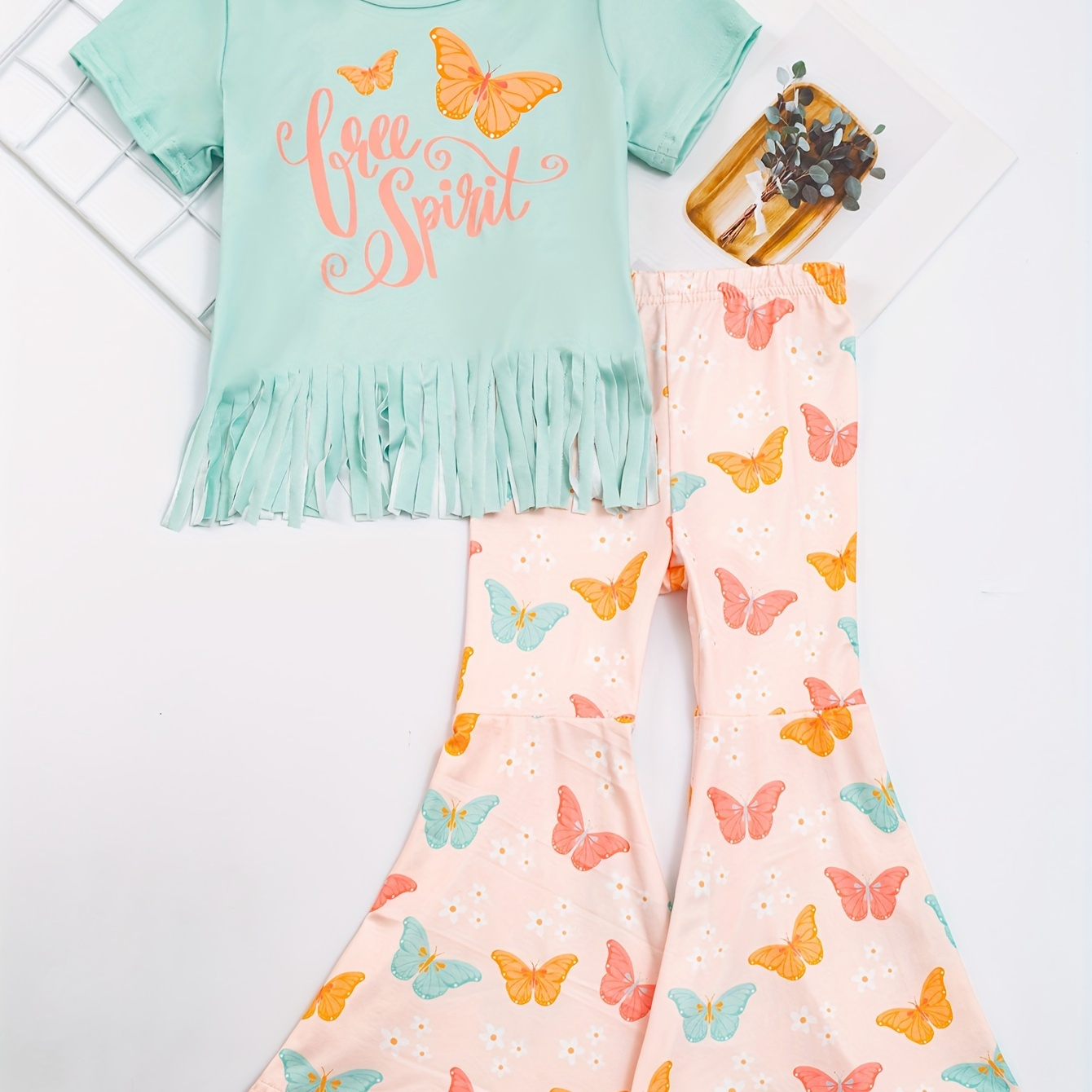 

Girls 2pcs Cute Tassel Butterfly Print Short Sleeve Tee & Bell Bottom Pants Set Vacation Summer Outfit