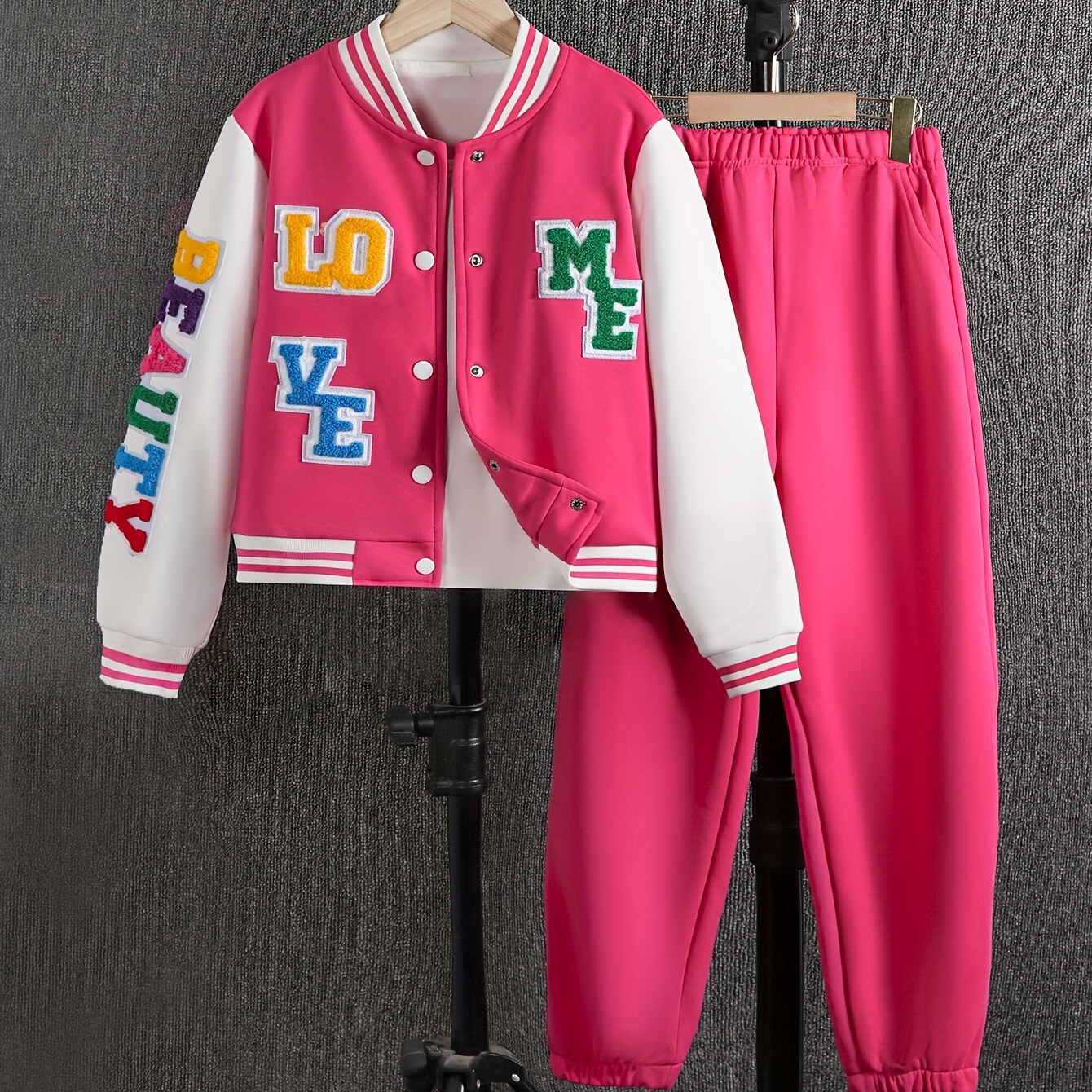 

Girls Casual Sports 2-piece Sports Set Colorful Letter Print Long Sleeve Front Buckle Tops & Jogger Pants