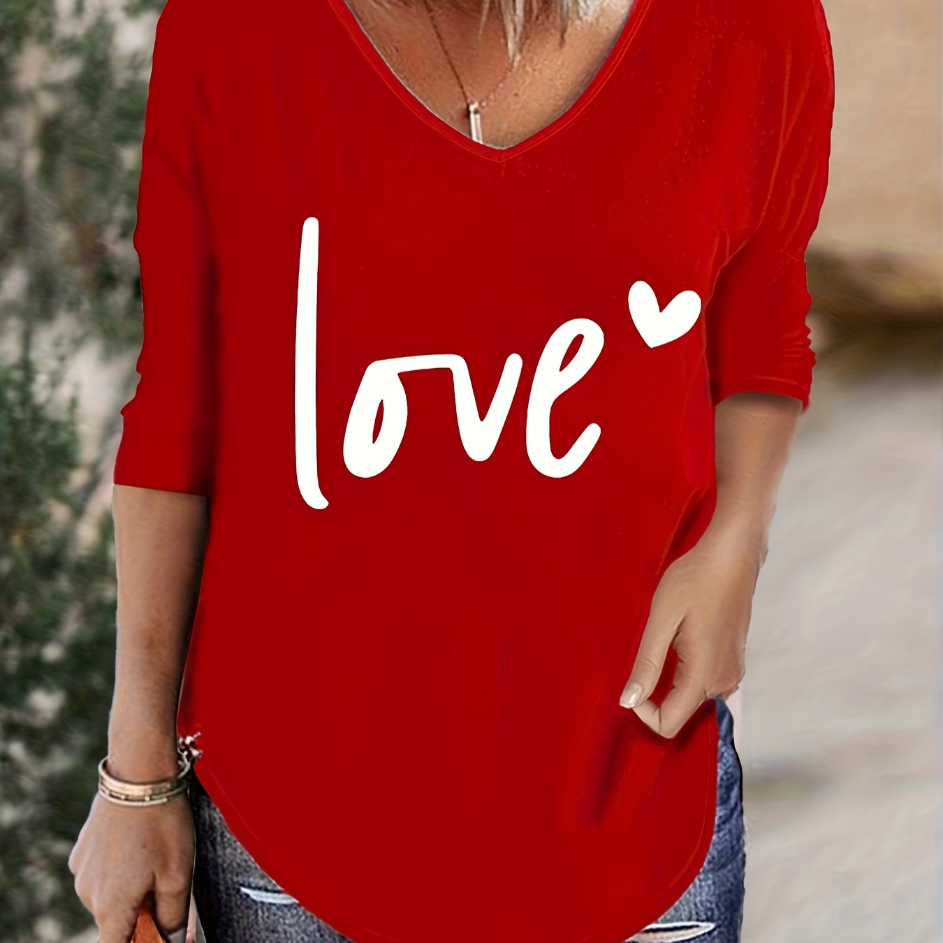 

T-Shirt Décontracté à Imprimé Cœur 'LOVE' pour Femmes Grande Taille pour la Saint-Valentin - Col en V, Haut à Manches 3/4 Extensible pour Toutes les