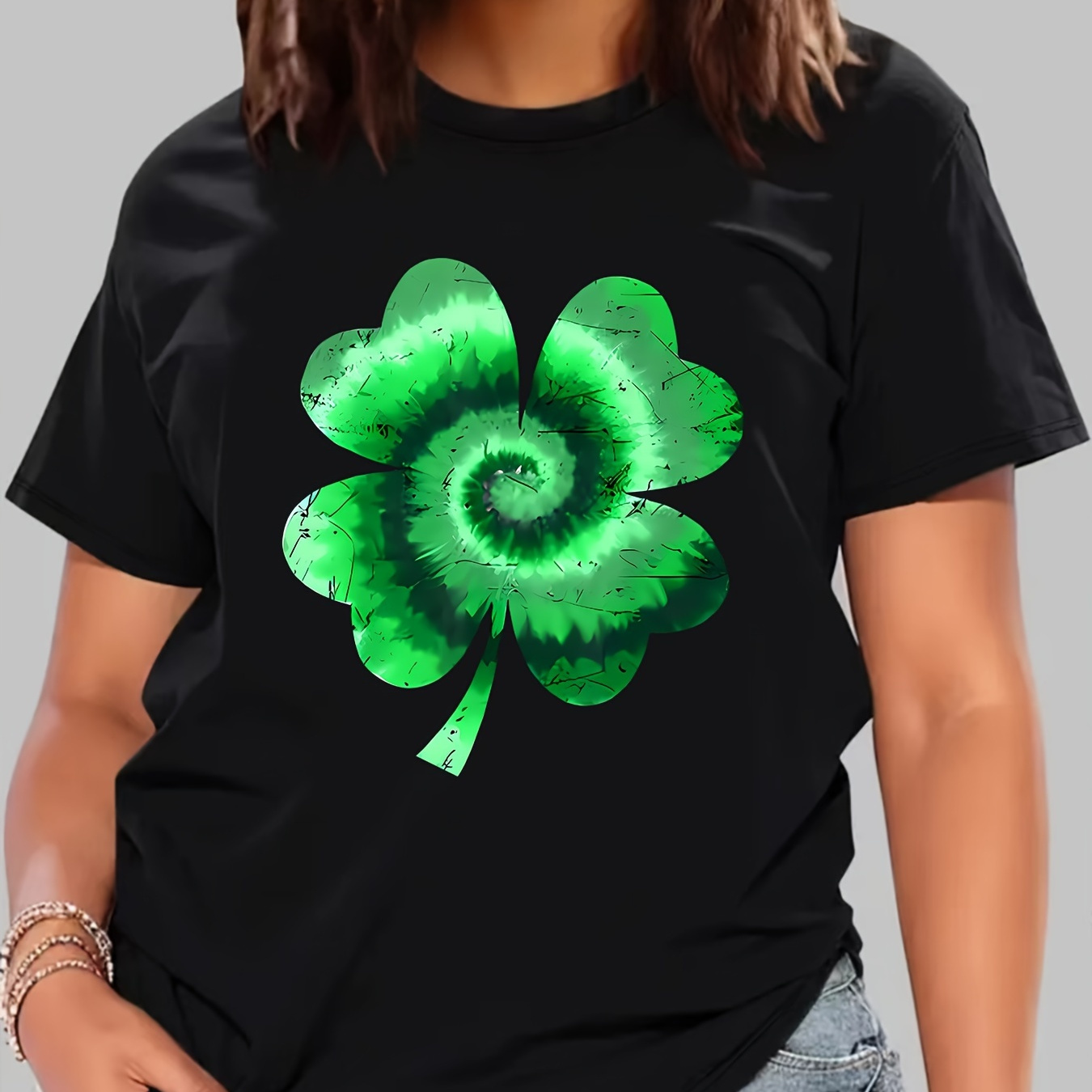 

Women's St. Patrick's Day Sports T-shirt Top, Plus Size Vortex Clover Print Stretchy Round Neck Breathable Short Sleeve Fitness Tee Top