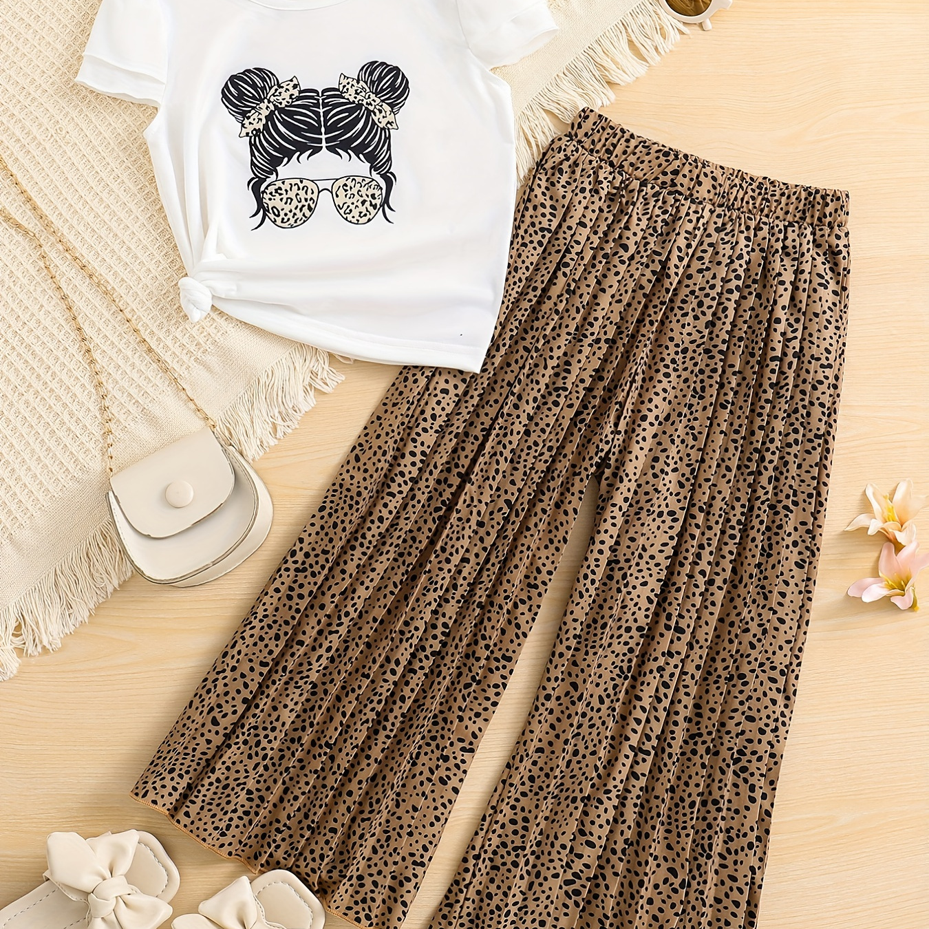 

Girls Two-piece Set Cartoon Portrait Print Short Sleeve T-shirt & Pleated Polka Dot Pants Chic Casual Kids Clothes For Summer