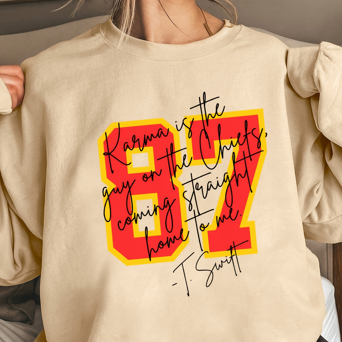 

Cozy Women's Football-themed Sweatshirt - Casual Crew Neck, Long Sleeve Pullover For Fall & Winter, Machine Washable