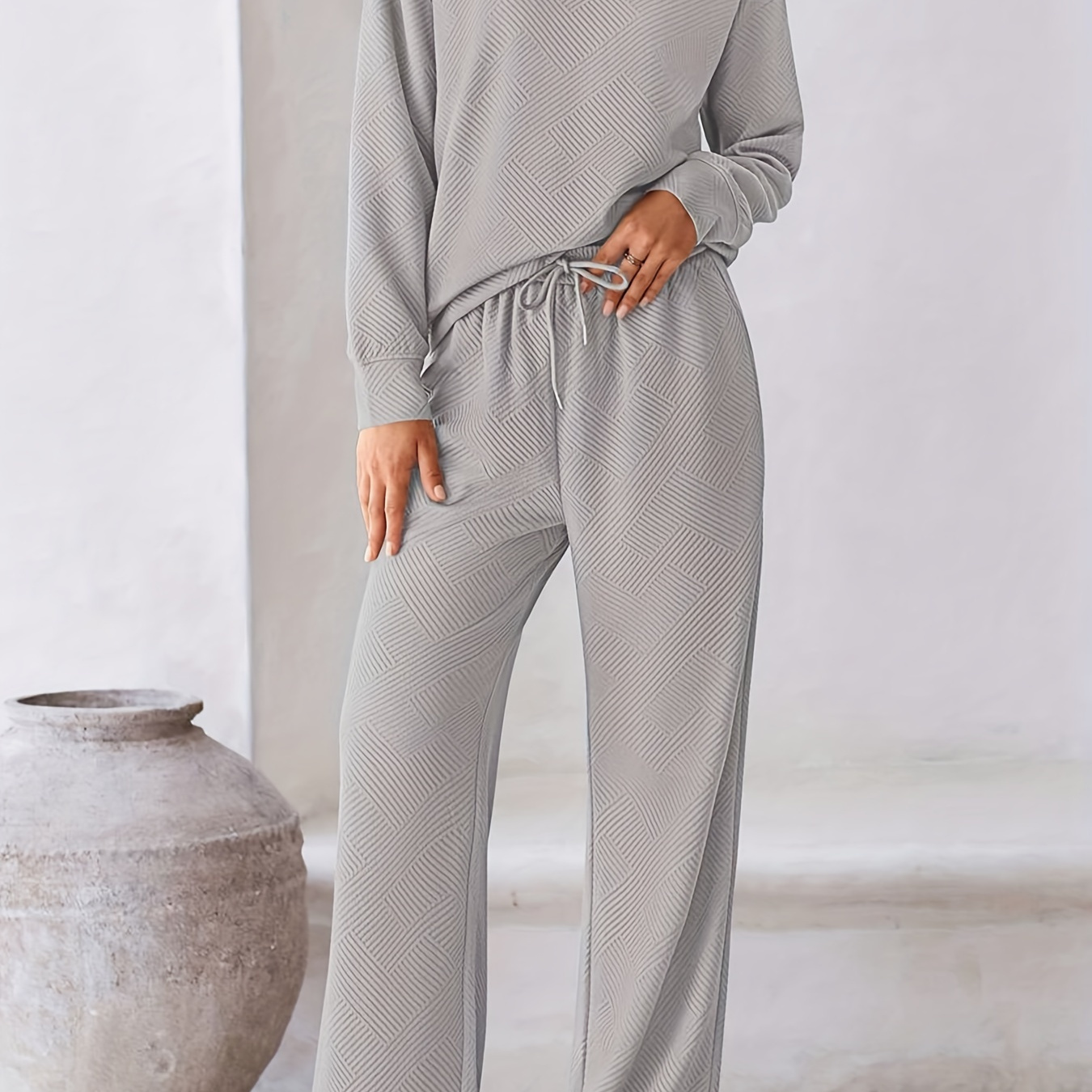 

Ensemble Élégant Pièces pour Femme : Haut à Manches Longues et Col Rond & Pantalon à Jambe Large - Polyester, Lavable en Machine, avec Poches