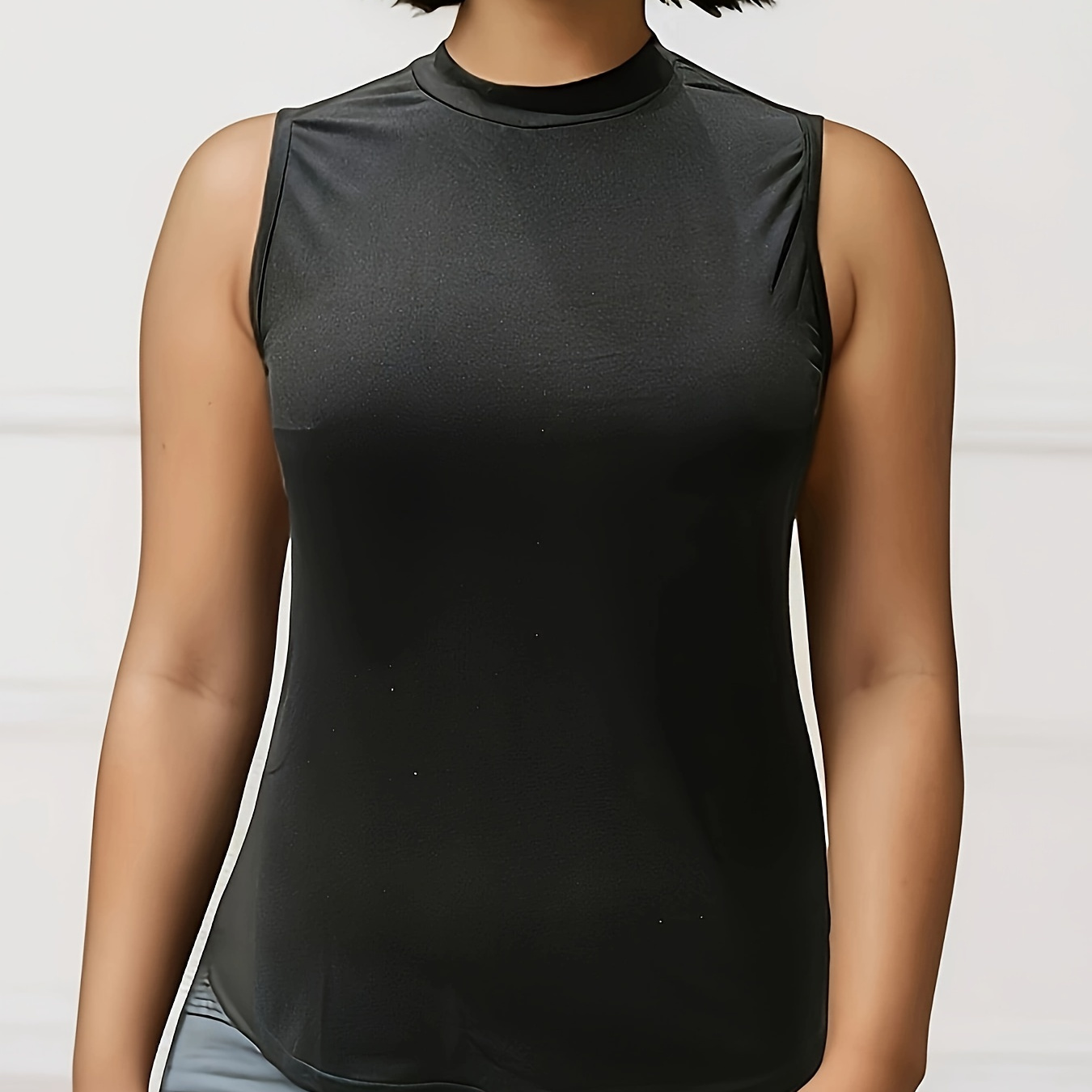 

Plus Size Slid Simple Tank Top, Casual Crew Neck Sleeveless Top For Summer, Women's Plus Size Clothing