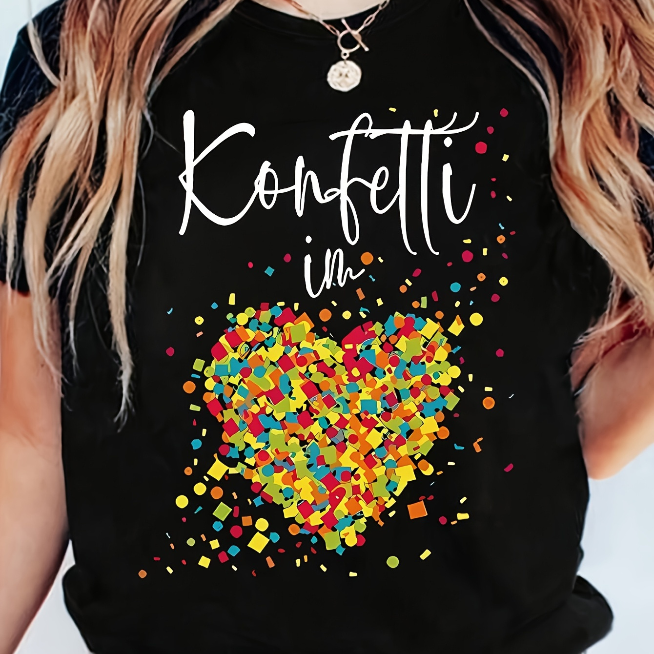 

Badz101 Short-sleeve Round-neck T-shirt