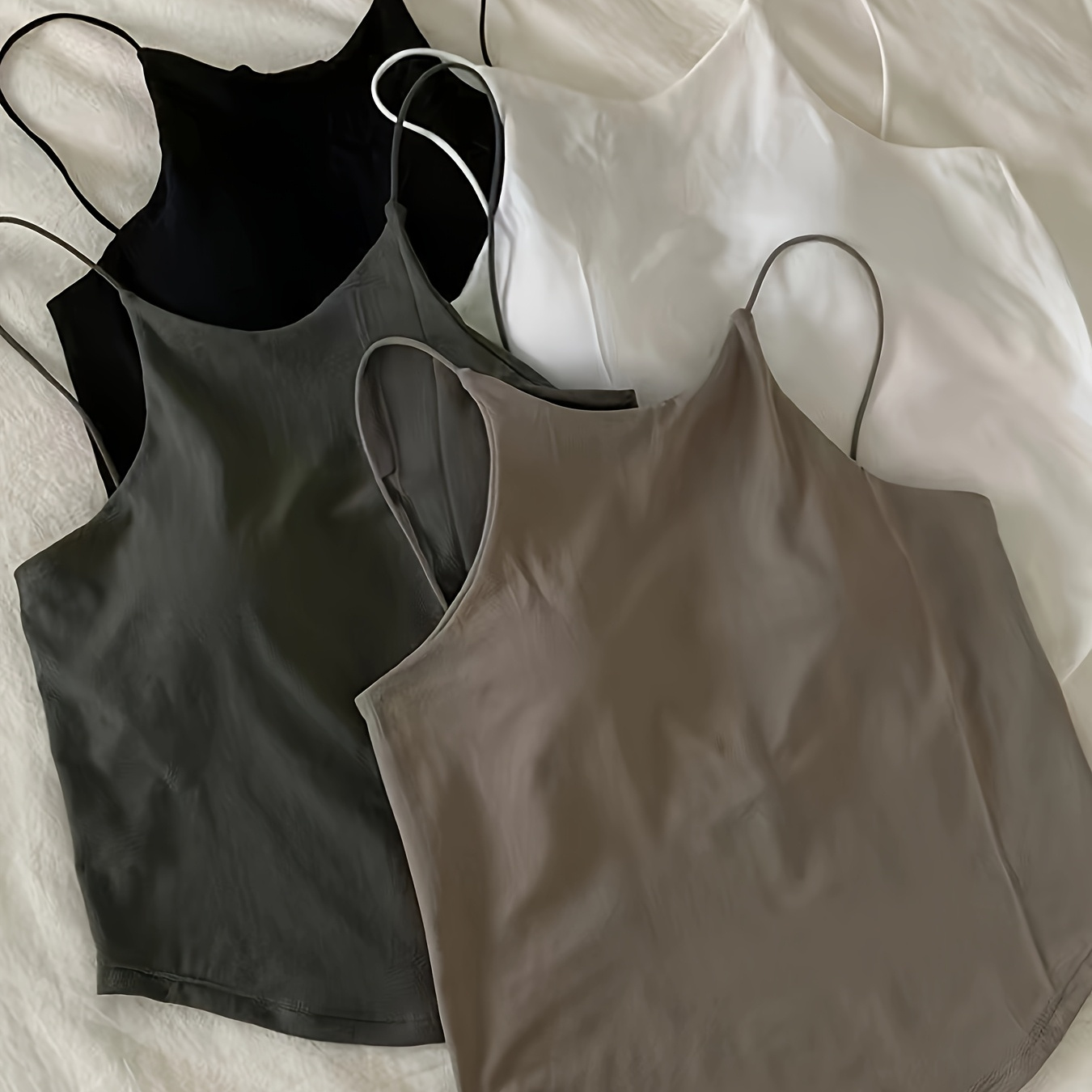 

Ensemble de 4 Tops Cami Respirants pour Femmes avec Soutien-gorge Intégré - Armature, Légers et Confortables pour Toutes les