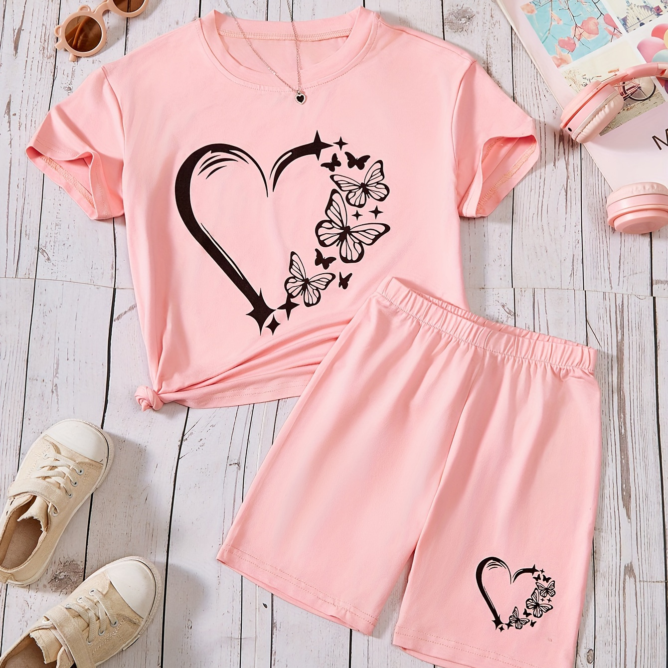 

2pcs Heart Graphic Short Sleeve T-shirt + Shorts Set For Girls Spring Summer Holiday Sports Gift Party