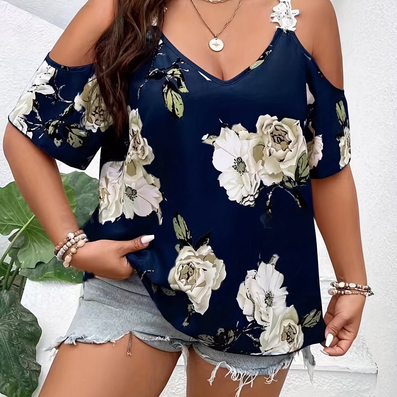 

Plus Size Floral Print Blouse, Elegant Contrast Lace Cold Shoulder V Neck Short Sleeve Blouse, Women's Plus Size clothing