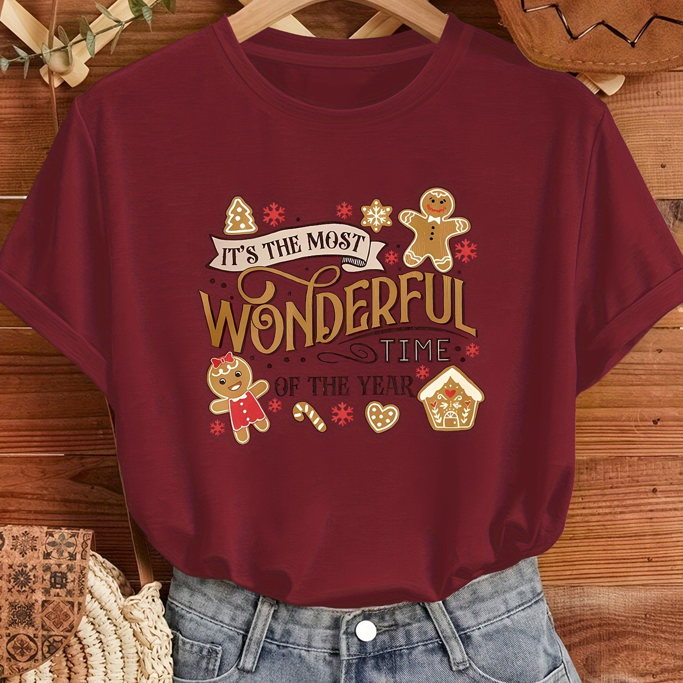 

Women's Casual Summer T-shirt - Short Sleeve, Crew Neck, Polyester, Machine Washable - Festive Christmas Gingerbread For Man Design