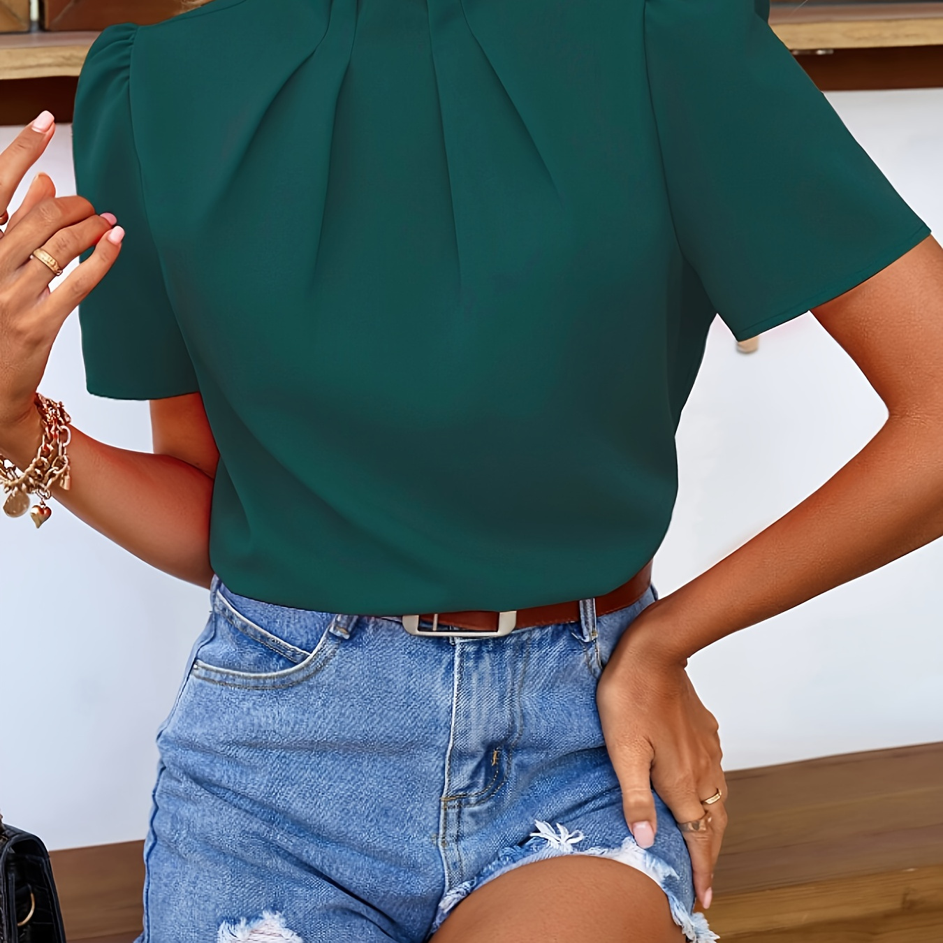 

Elegant Ruched Back Keyhole Blouse - Chic Short Sleeve, Stand Collar, 100% Polyester, Machine Washable - Ideal For Spring/autumn Fashion