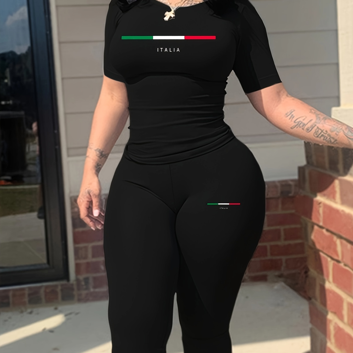 

Italia-inspired Women's Slim Fit T-shirt & Leggings Set - Stretchy Polyester , Short Sleeve, Round Neck, Machine Washable, Black With Italian Flag Side Detail