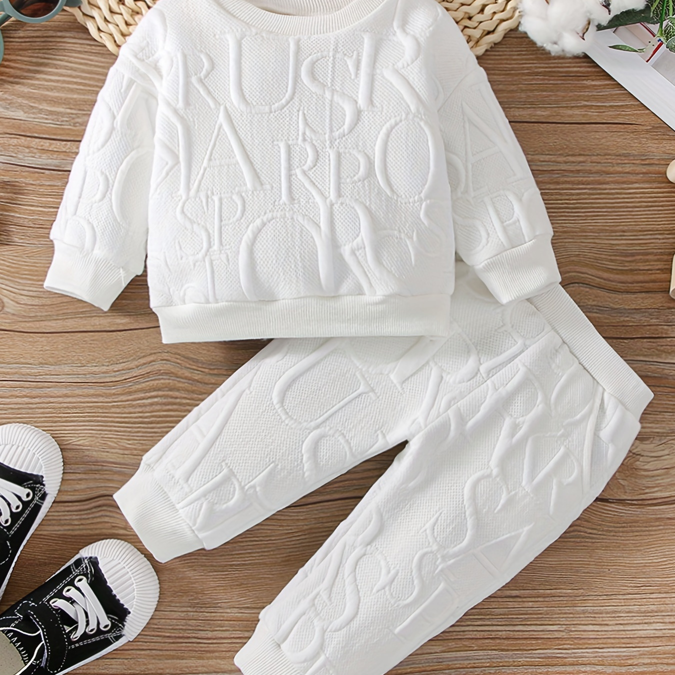 

Newborn Baby Girls Casual Cute Simple Letter Embossed Sweatshirt & Sweatpants Set For Autumn And Spring Baby Clothes
