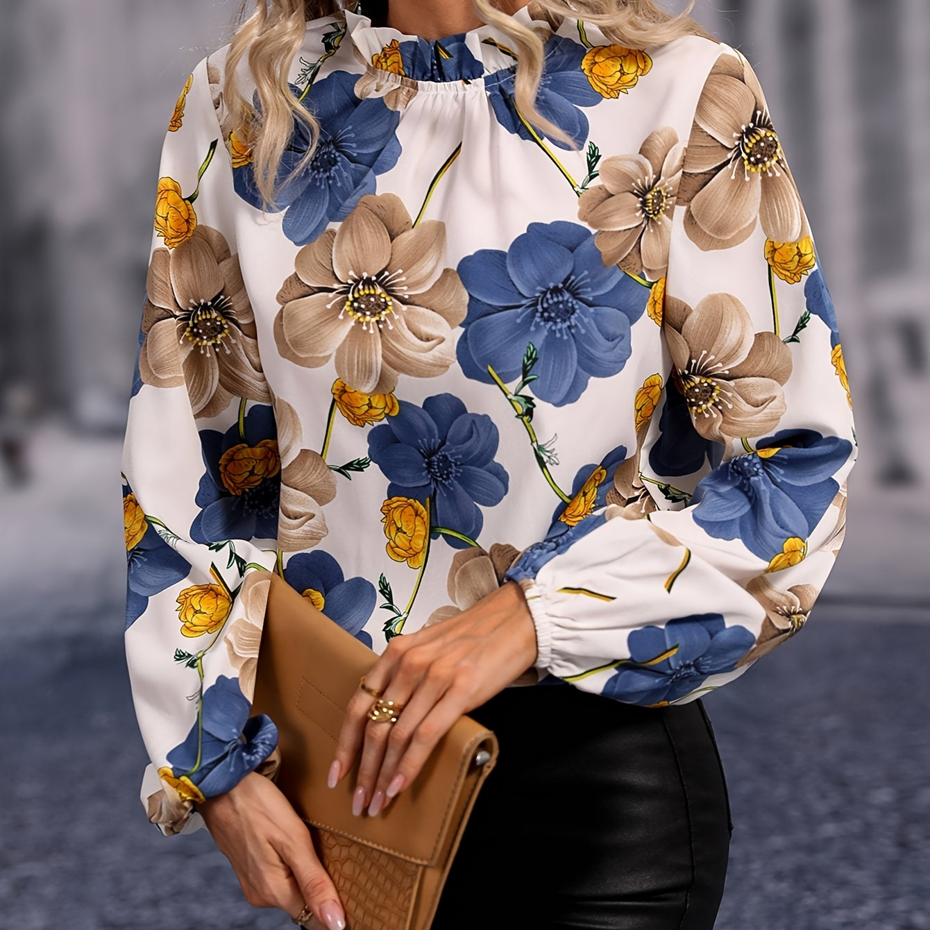 

Elegant Floral Print Women's Blouse - Casual & Chic, Long Sleeve, Round Neck, Polyester Blend, Non-sheer - Perfect For All Seasons